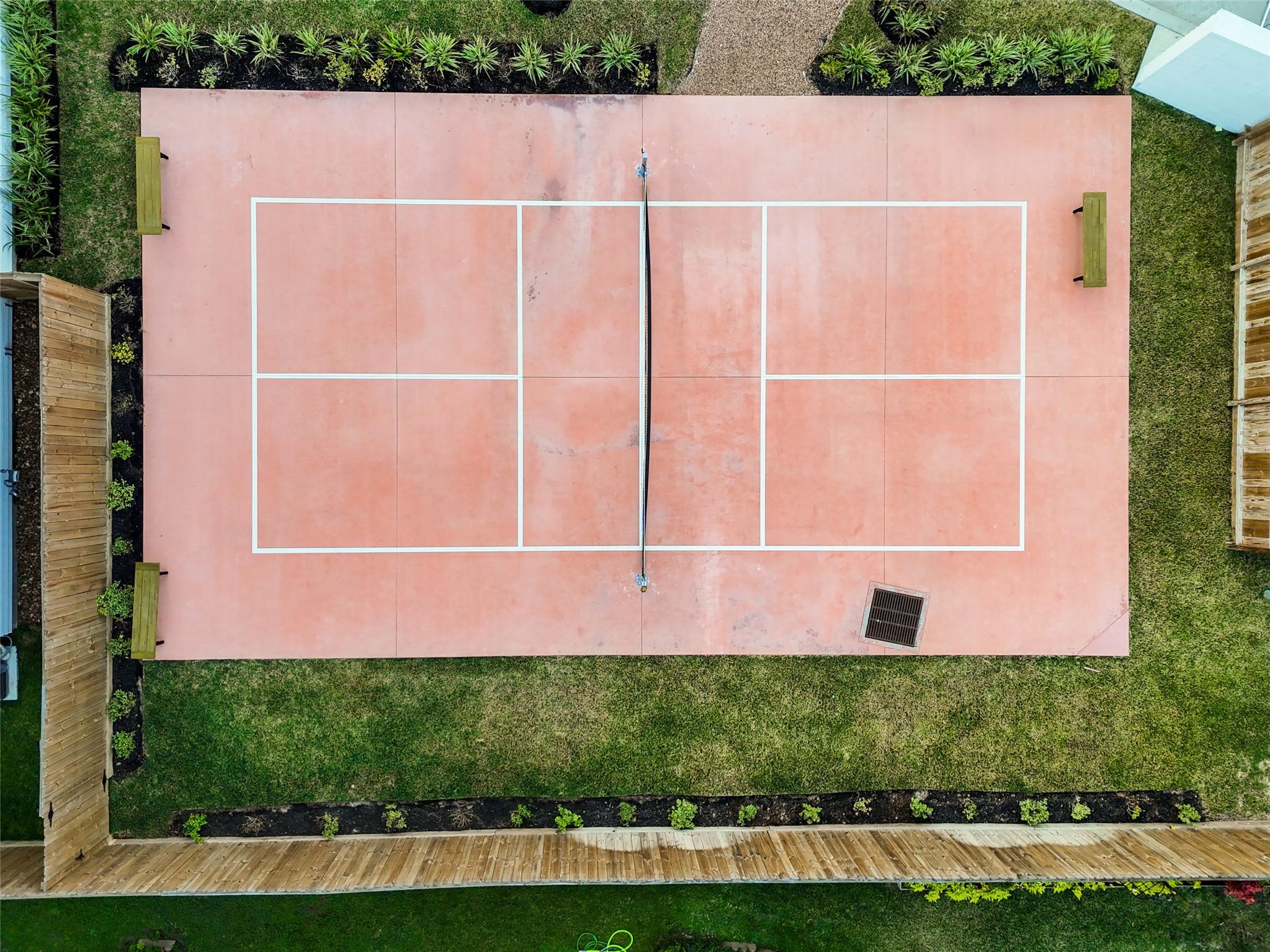 7606 Victory Reserve Street