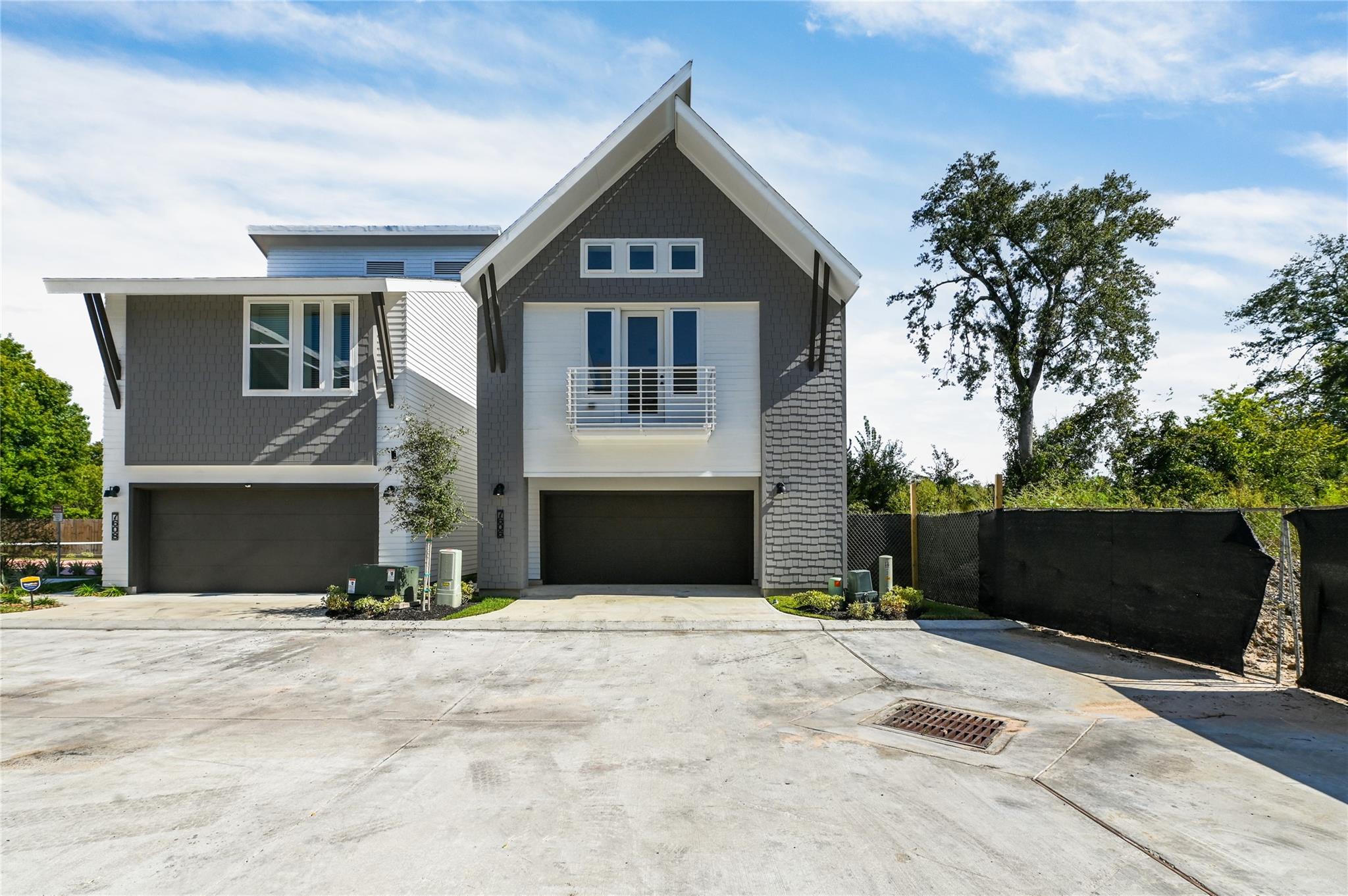 7606 Victory Reserve Street