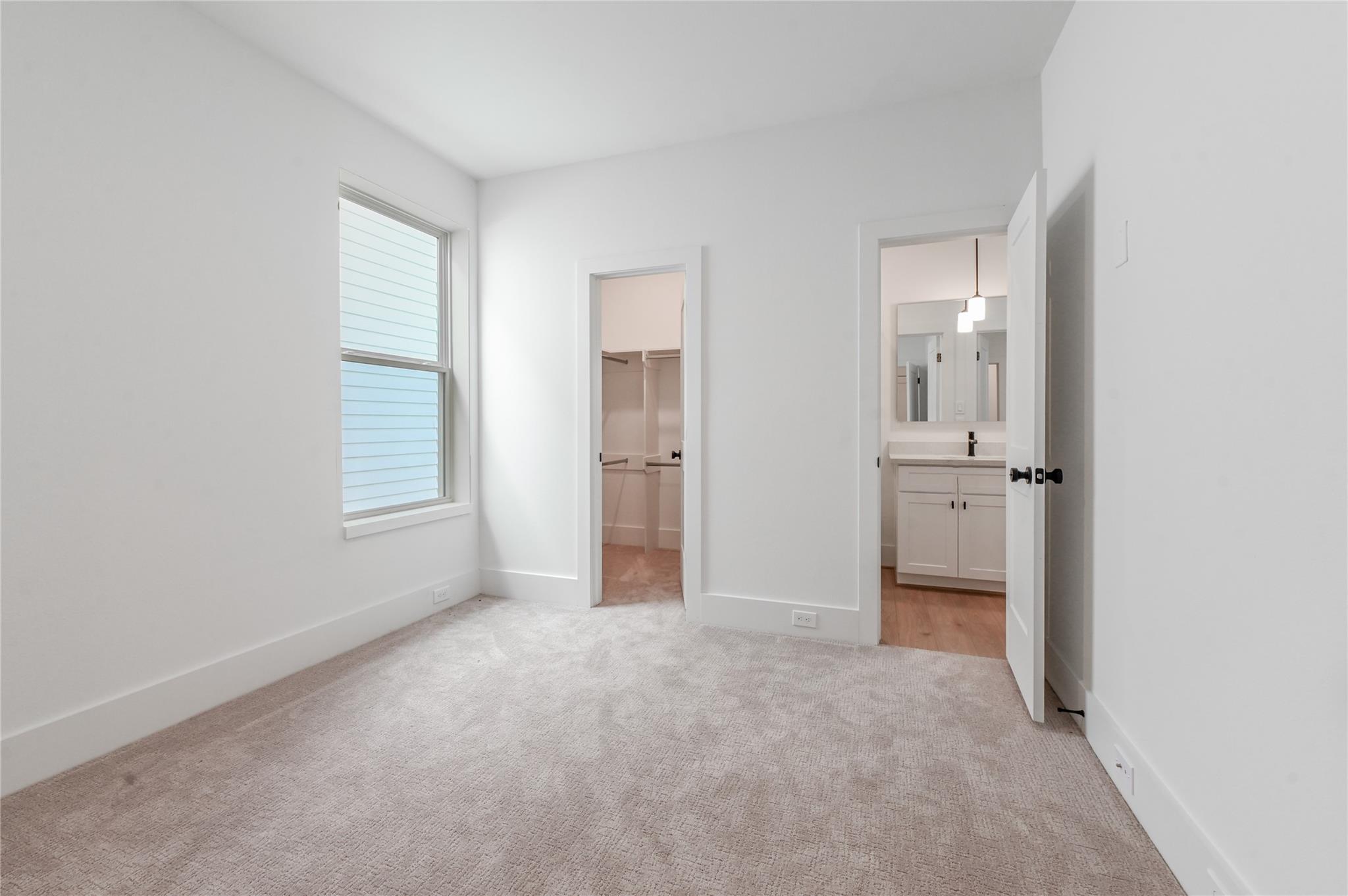 7606 Victory Reserve Street