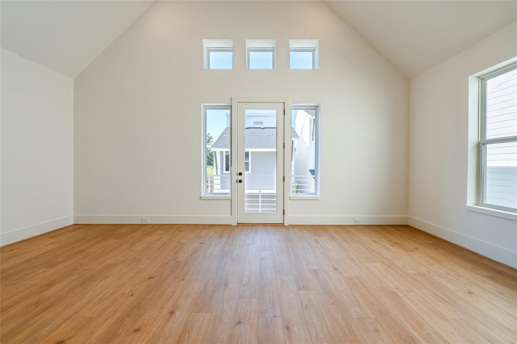 7606 Victory Reserve Street