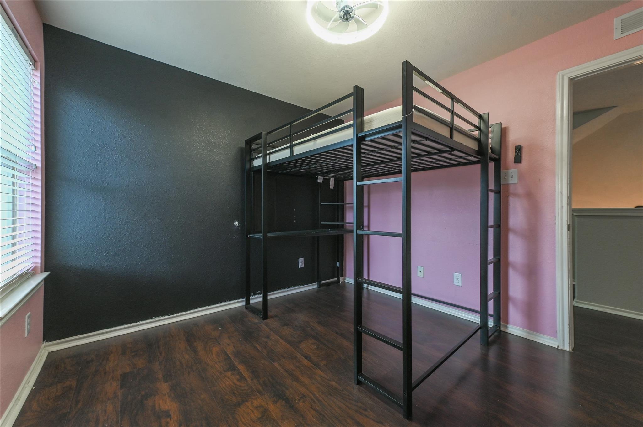 1927 Vermillion View Street