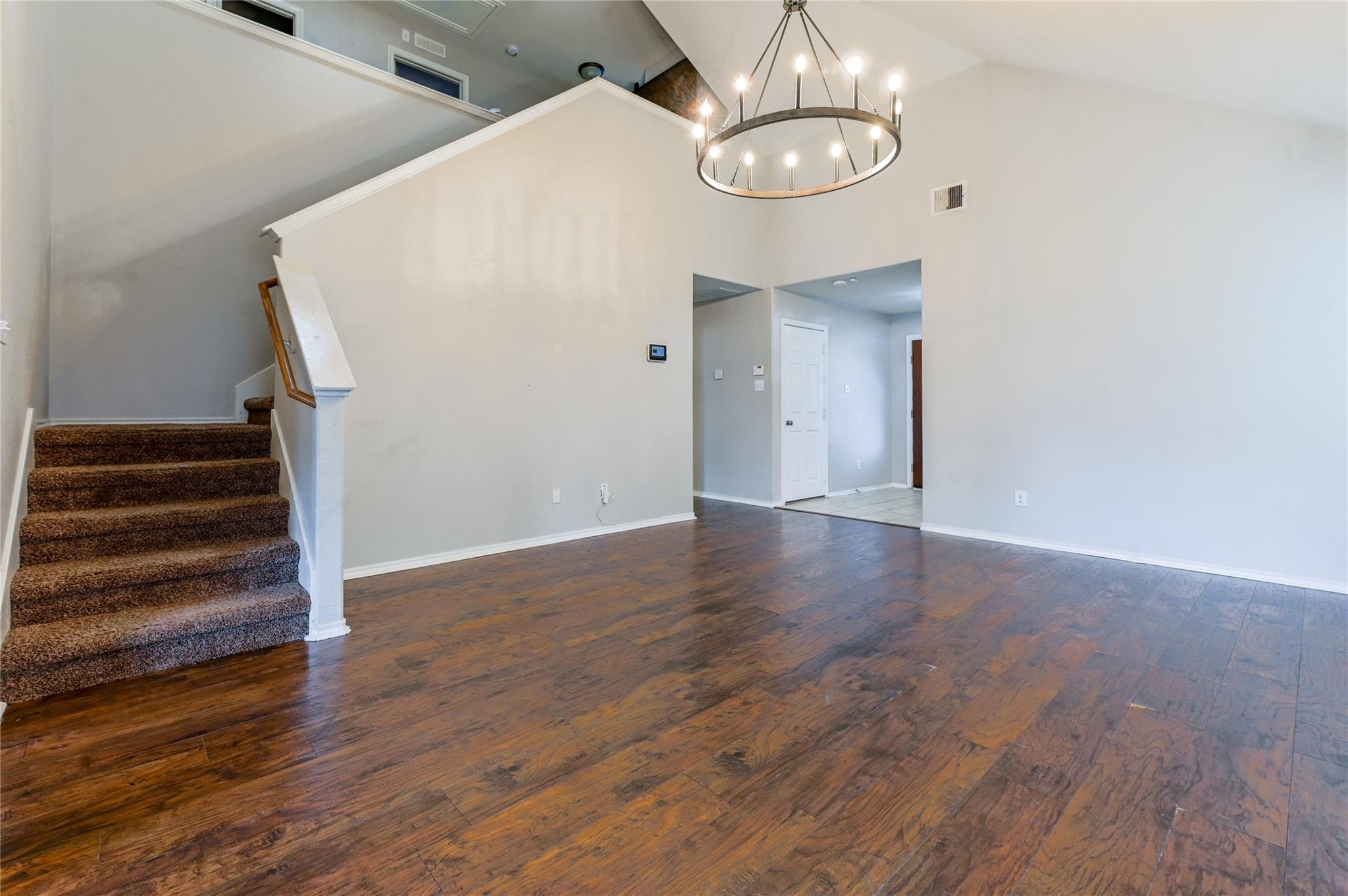 1927 Vermillion View Street