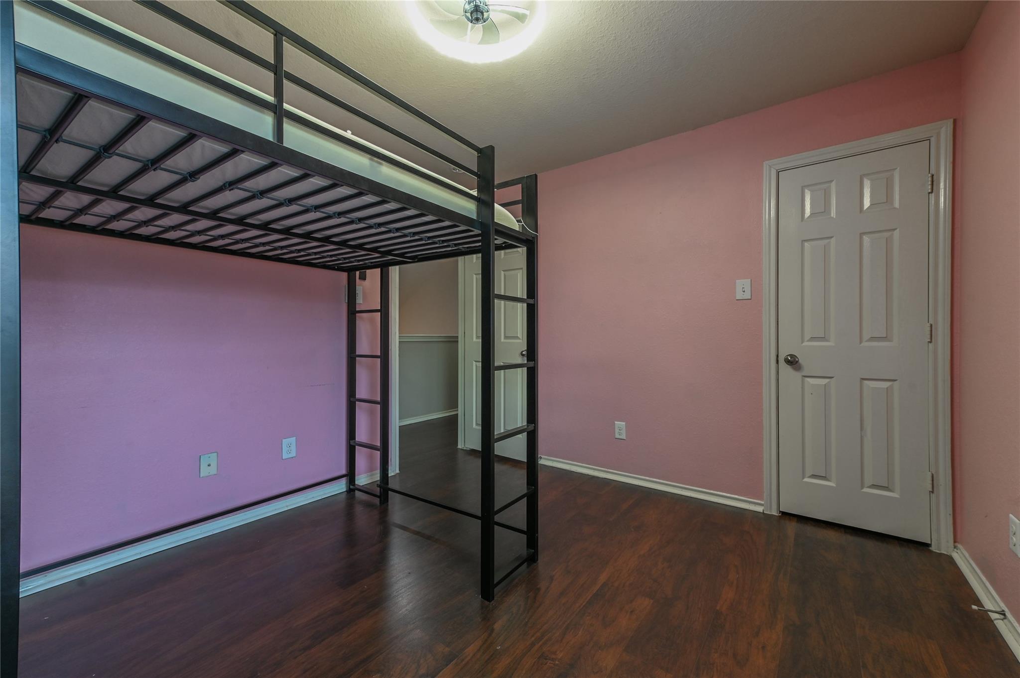 1927 Vermillion View Street