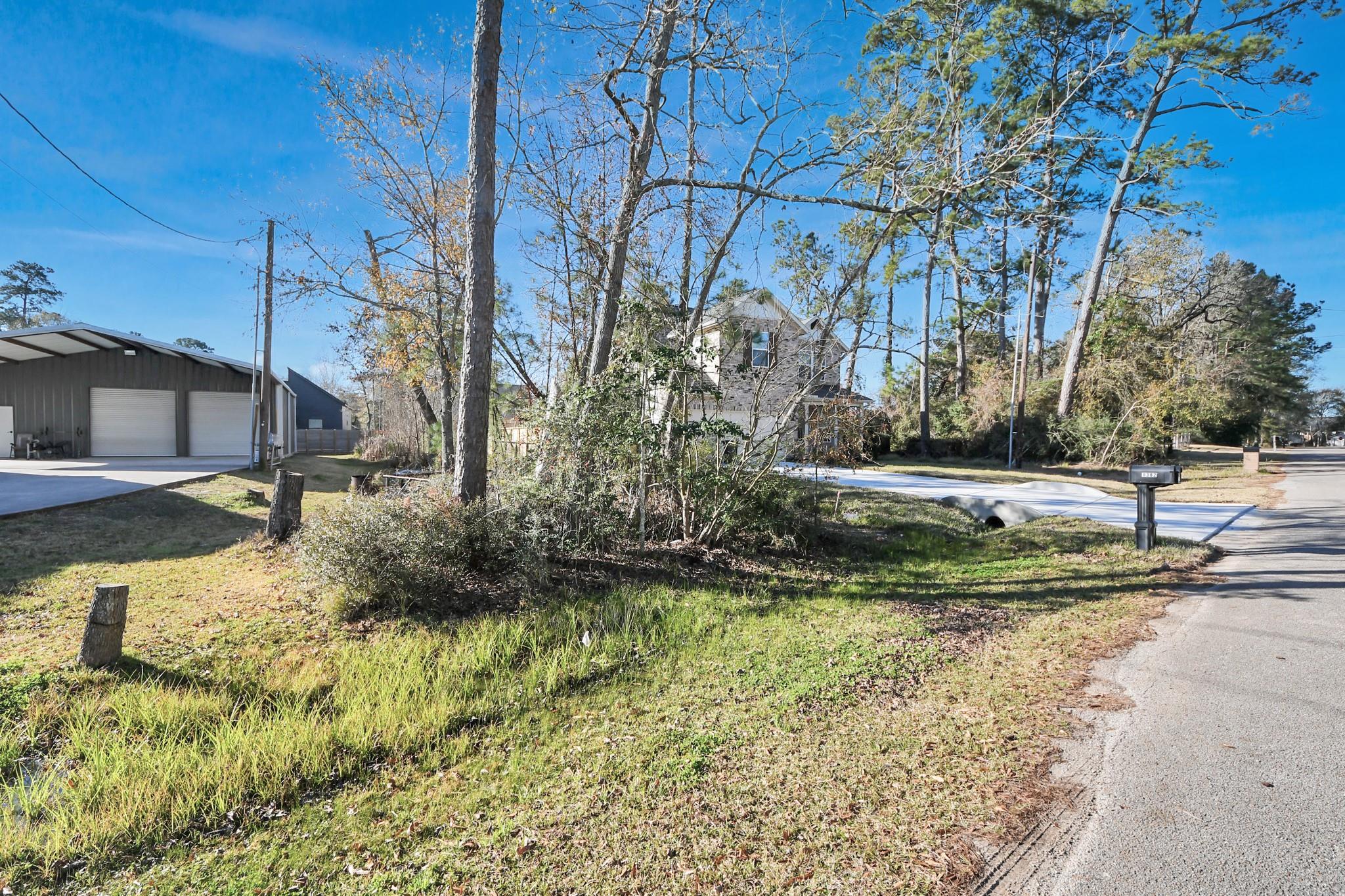 1335 Glen Oaks Drive