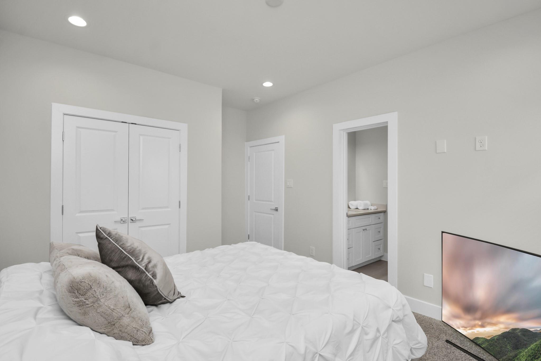 2504 W Tidwell Road Unit: E