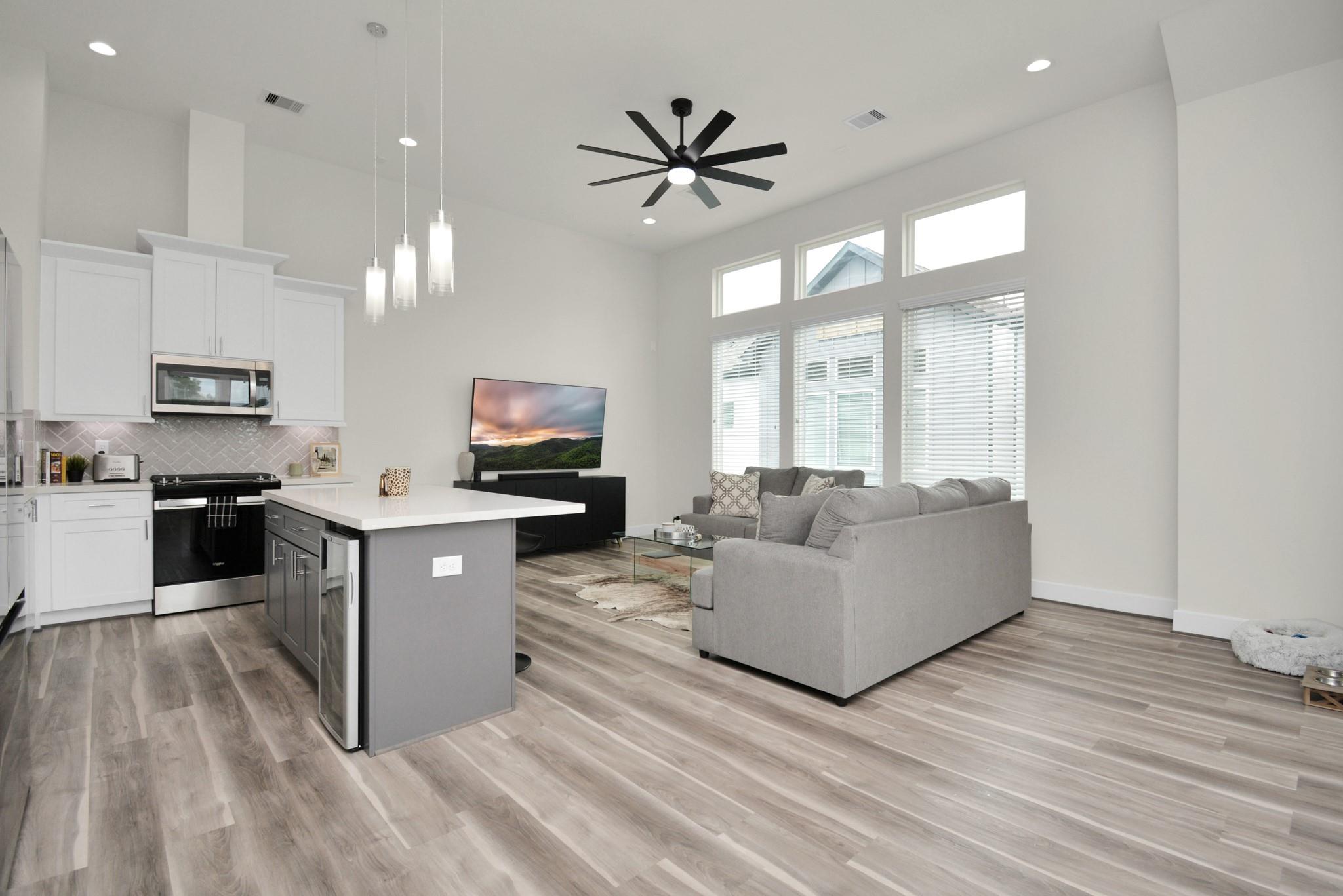 2504 W Tidwell Road Unit: E
