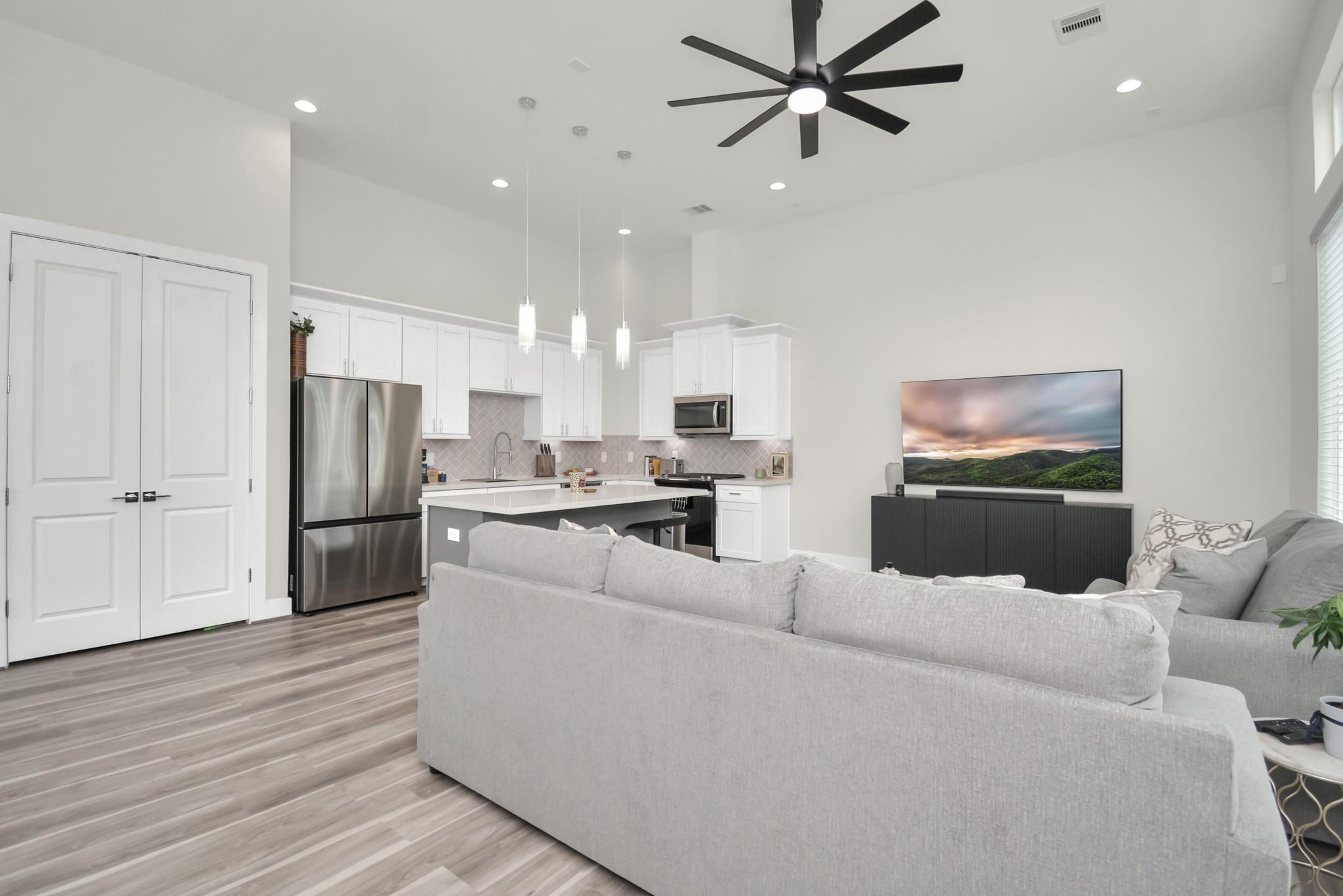 2504 W Tidwell Road Unit: E
