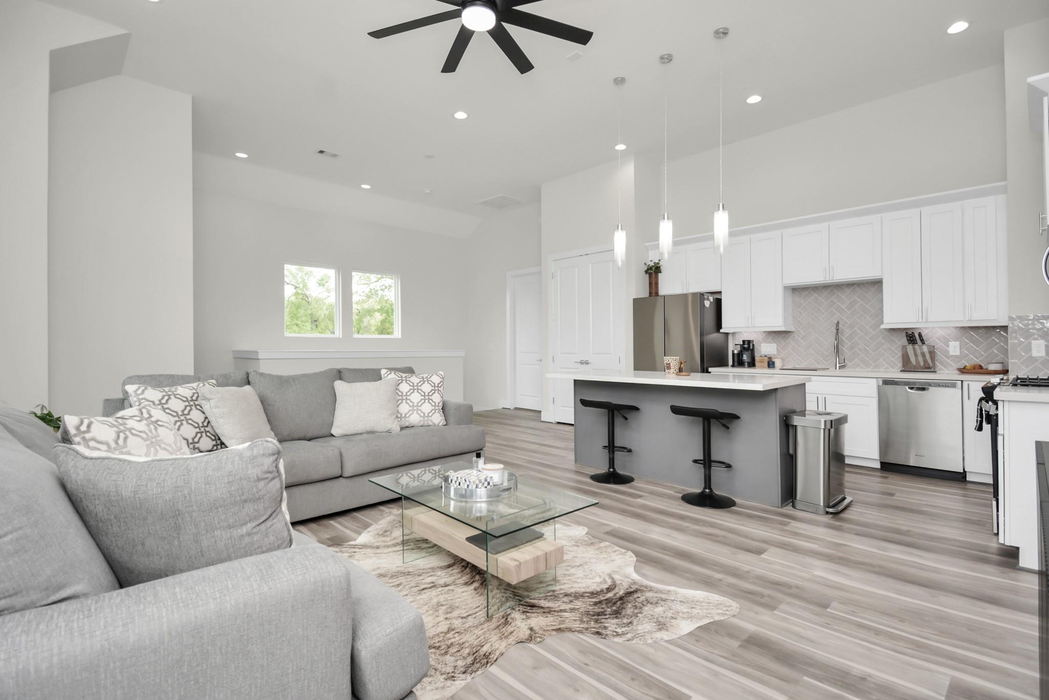 2504 W Tidwell Road Unit: E