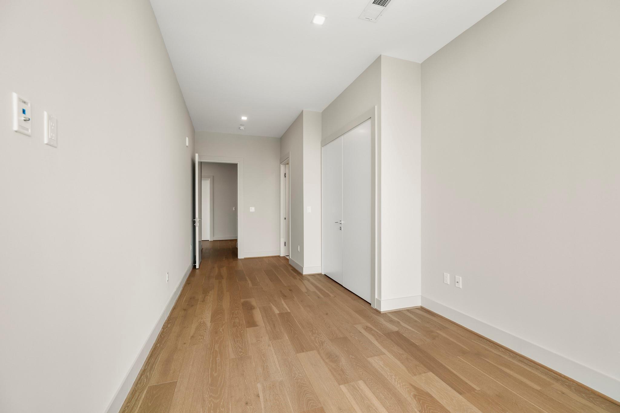 1711 Allen Parkway # 2001