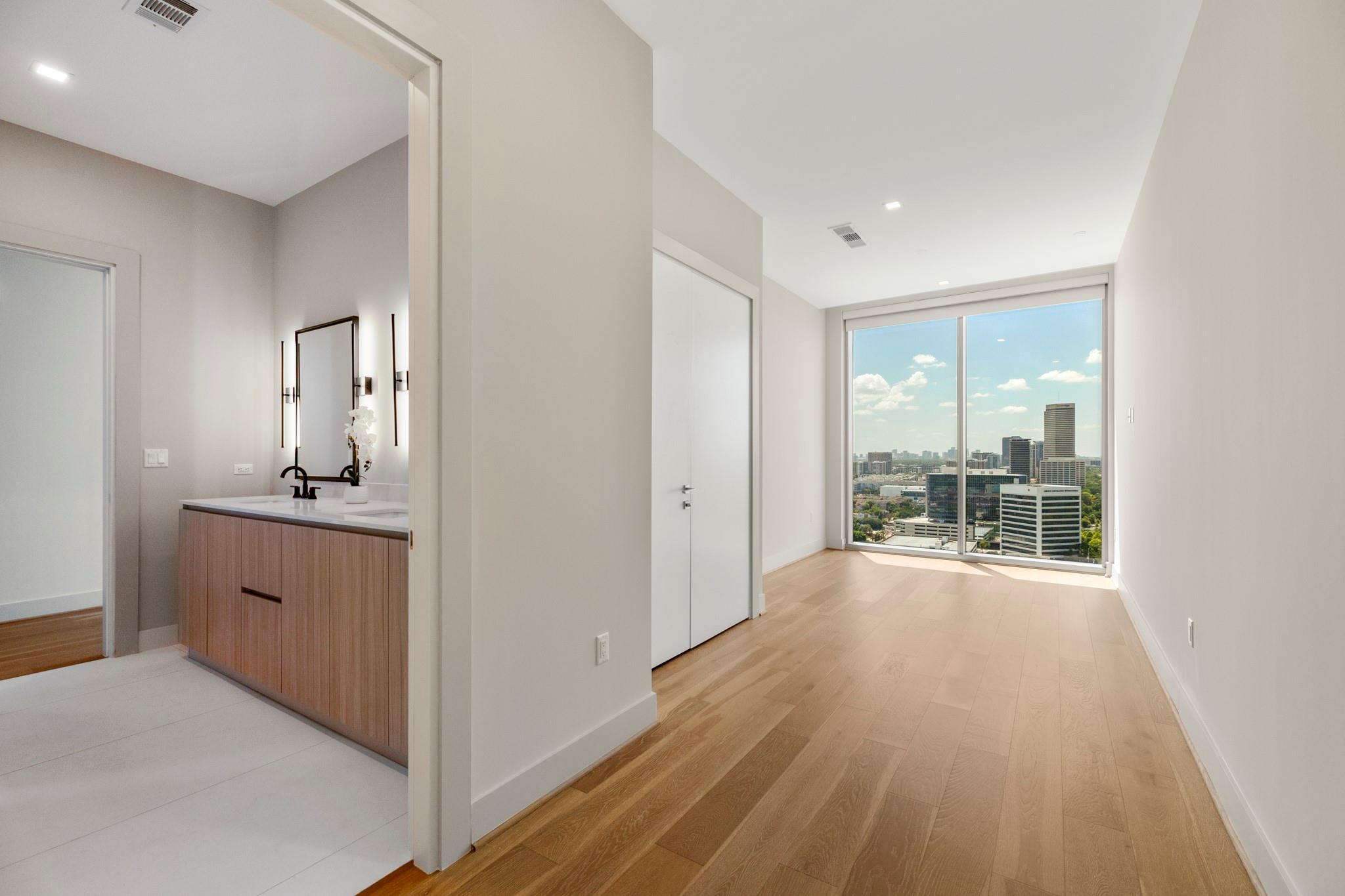 1711 Allen Parkway # 2001