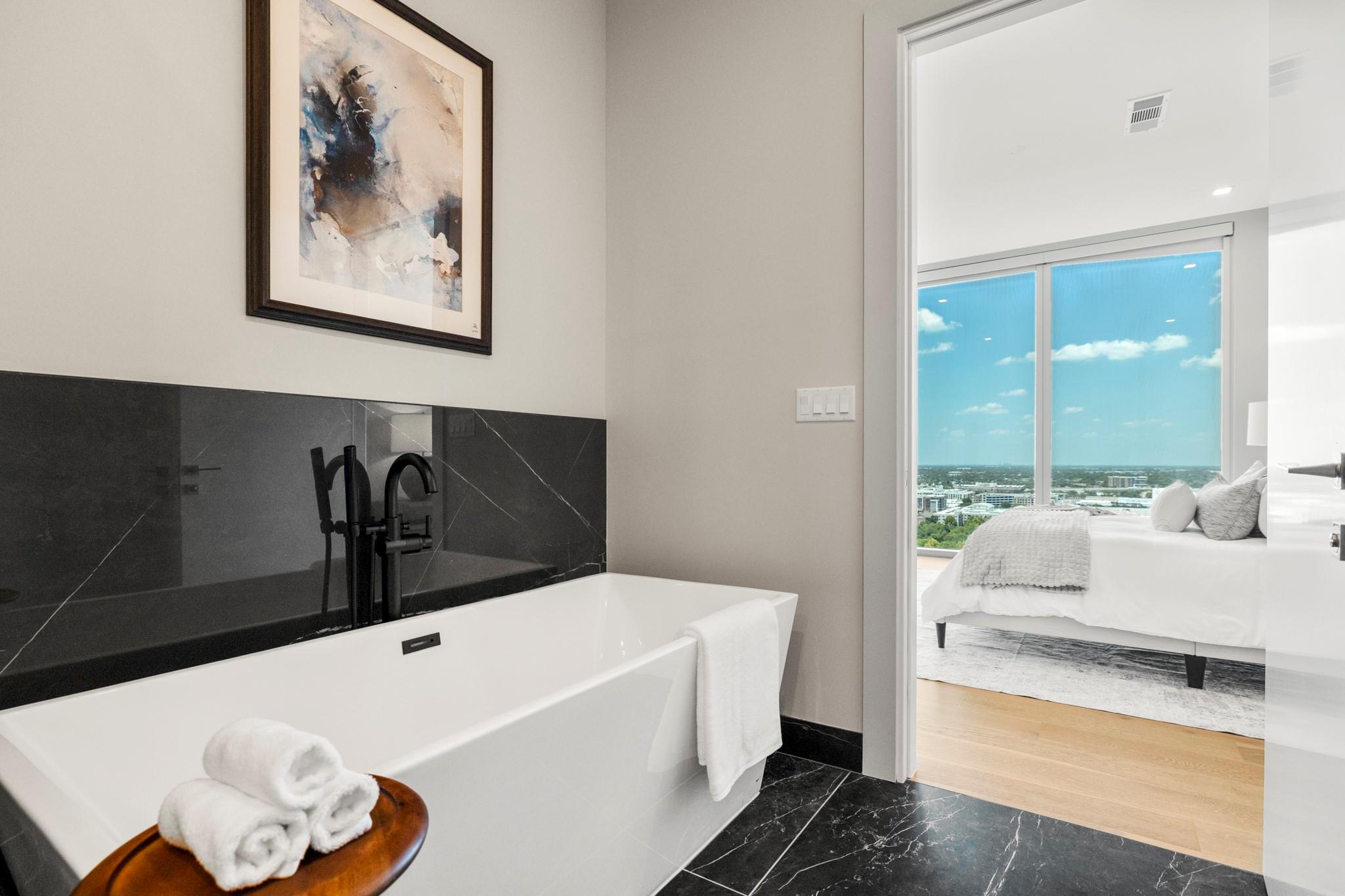 1711 Allen Parkway # 2001