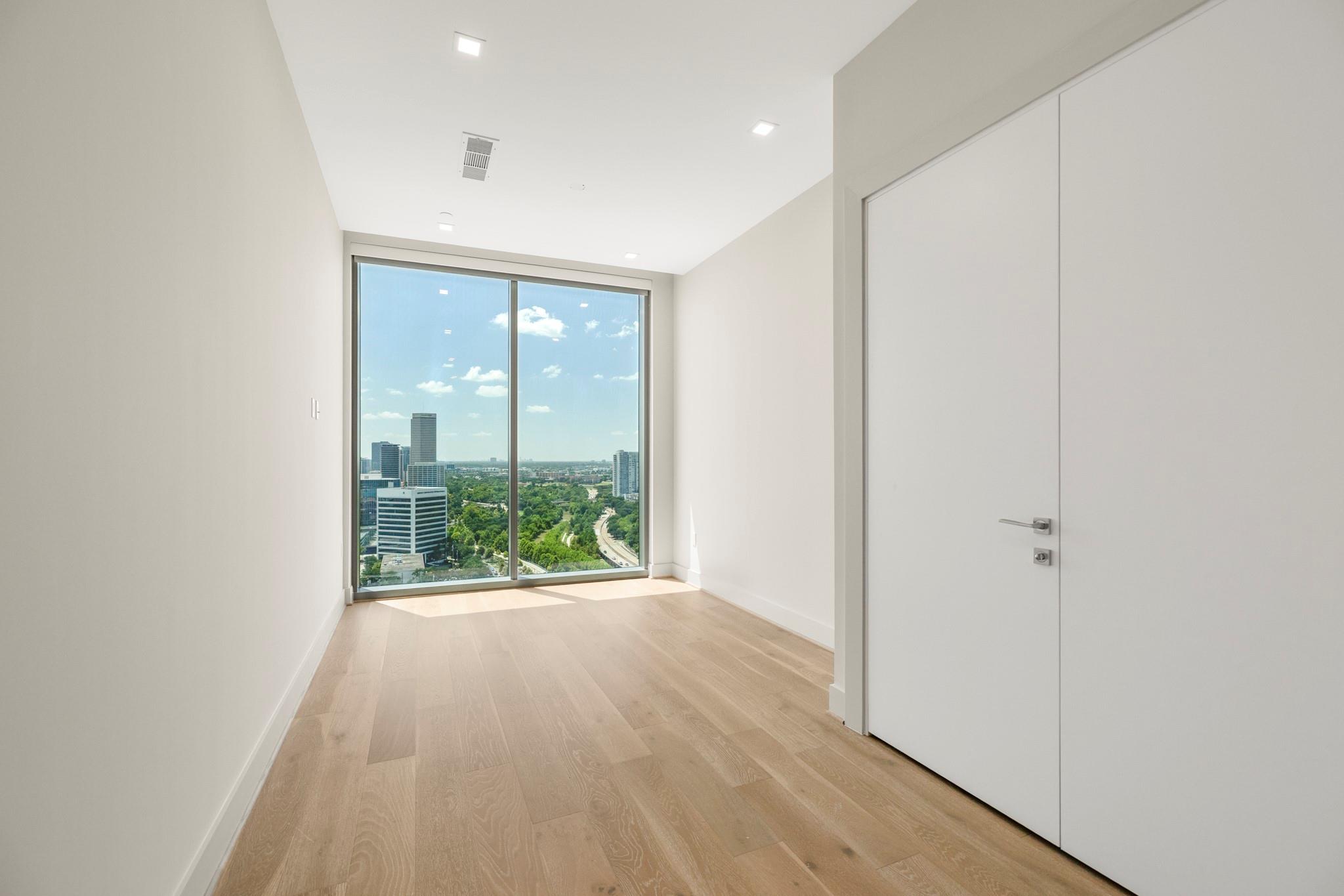 1711 Allen Parkway # 2001