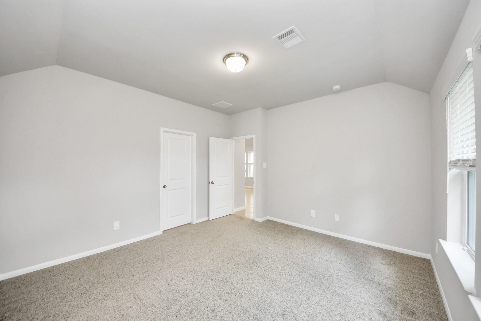 19572 Stripe Hill Bend