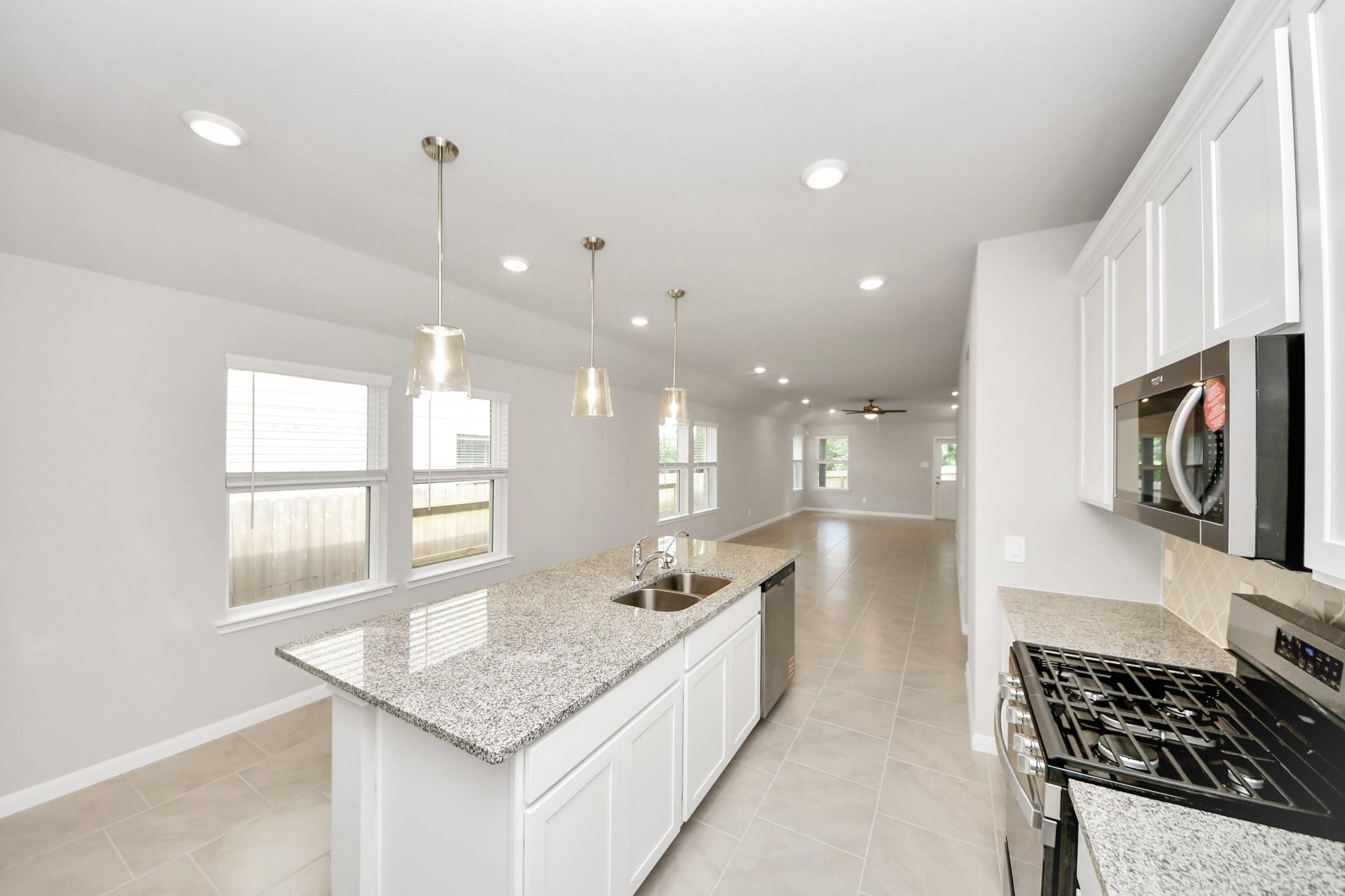 19572 Stripe Hill Bend