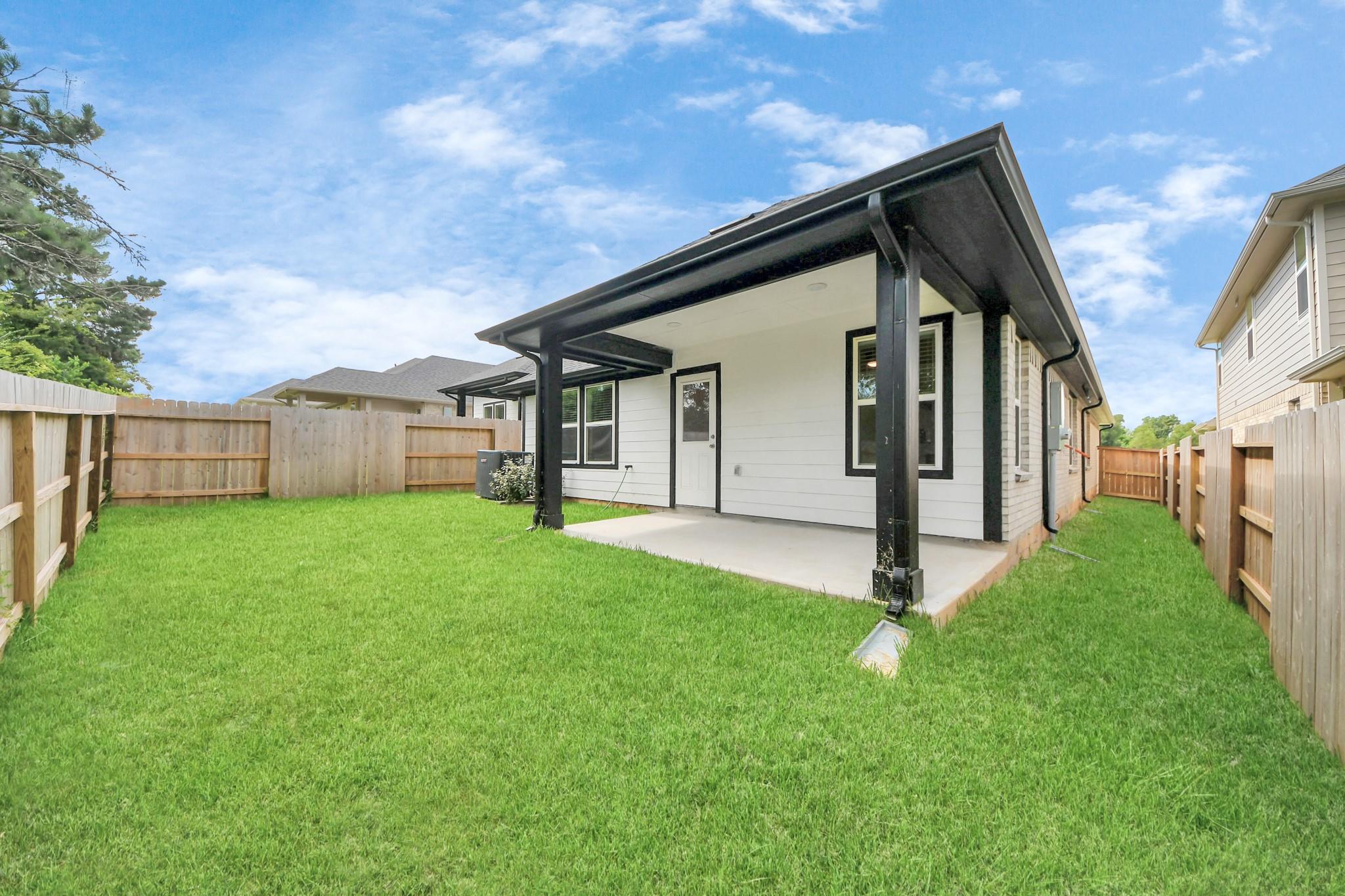 19572 Stripe Hill Bend