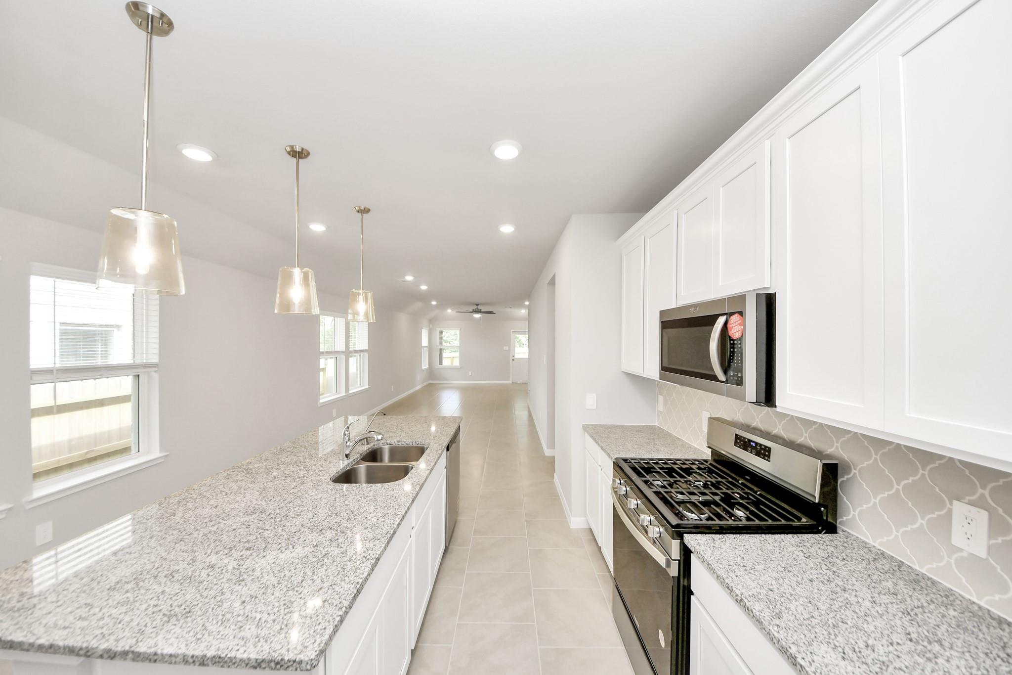 19572 Stripe Hill Bend