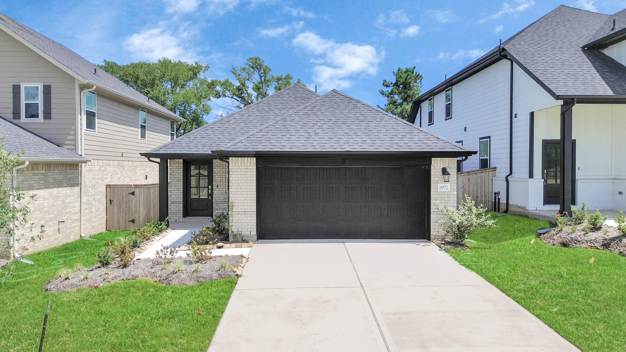 19572 Stripe Hill Bend