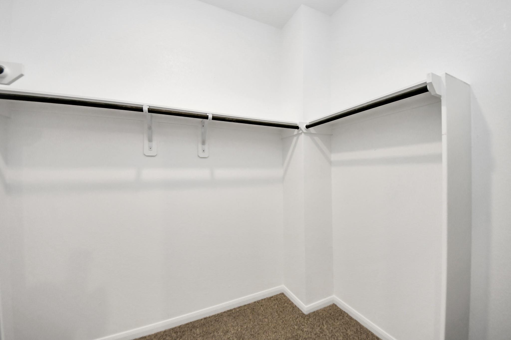 19572 Stripe Hill Bend