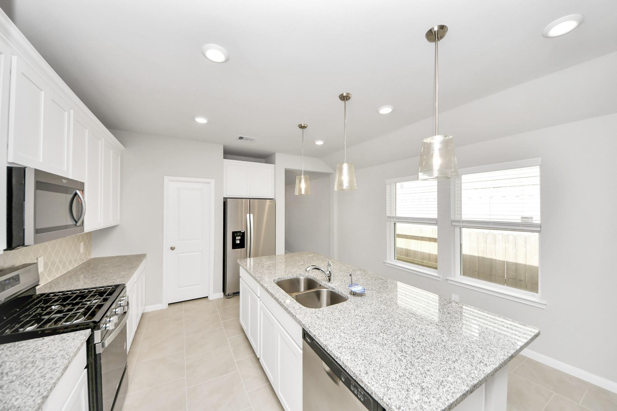 19572 Stripe Hill Bend