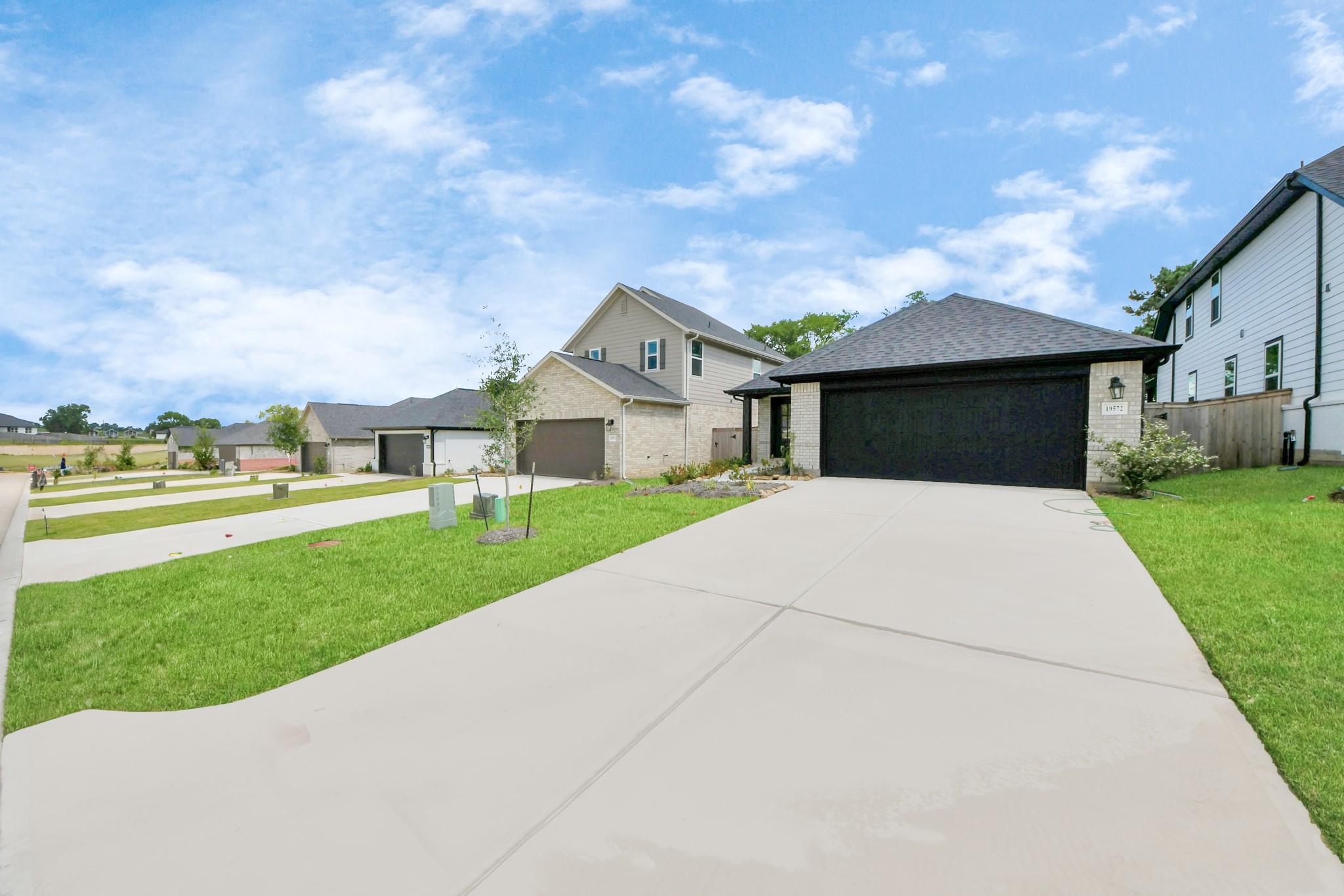 19572 Stripe Hill Bend