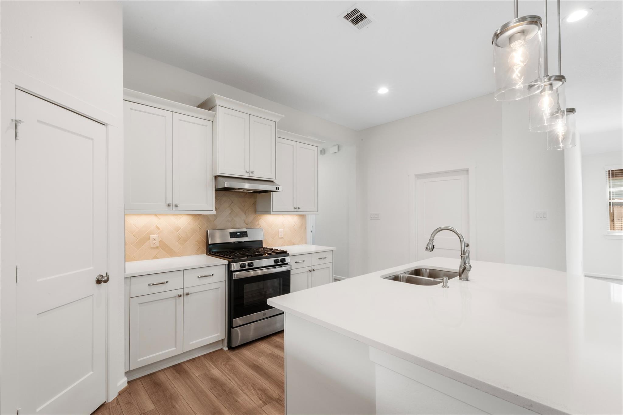 4607 Primrose Valley Lane