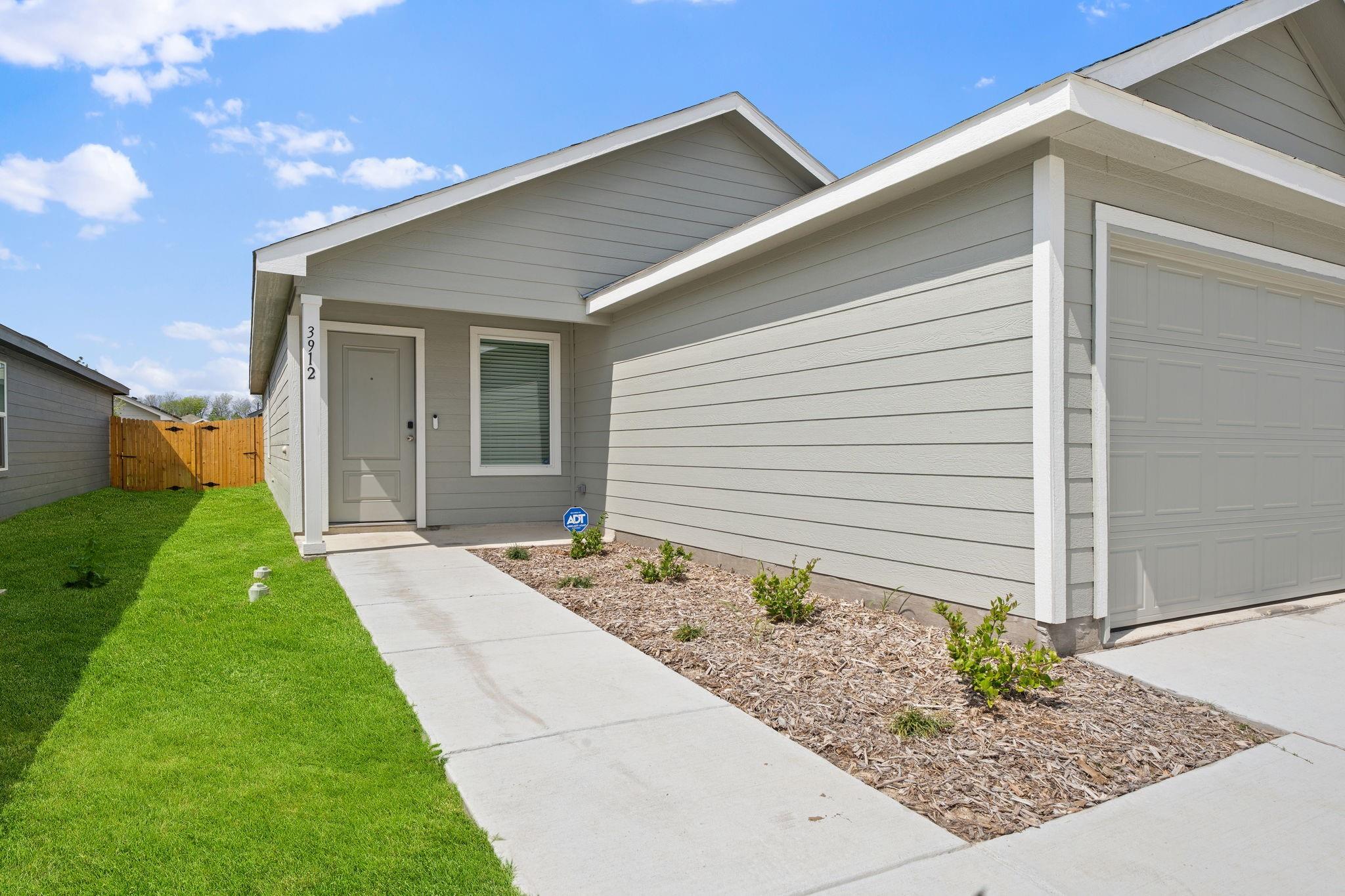 3912 Pontchartrain Parkway