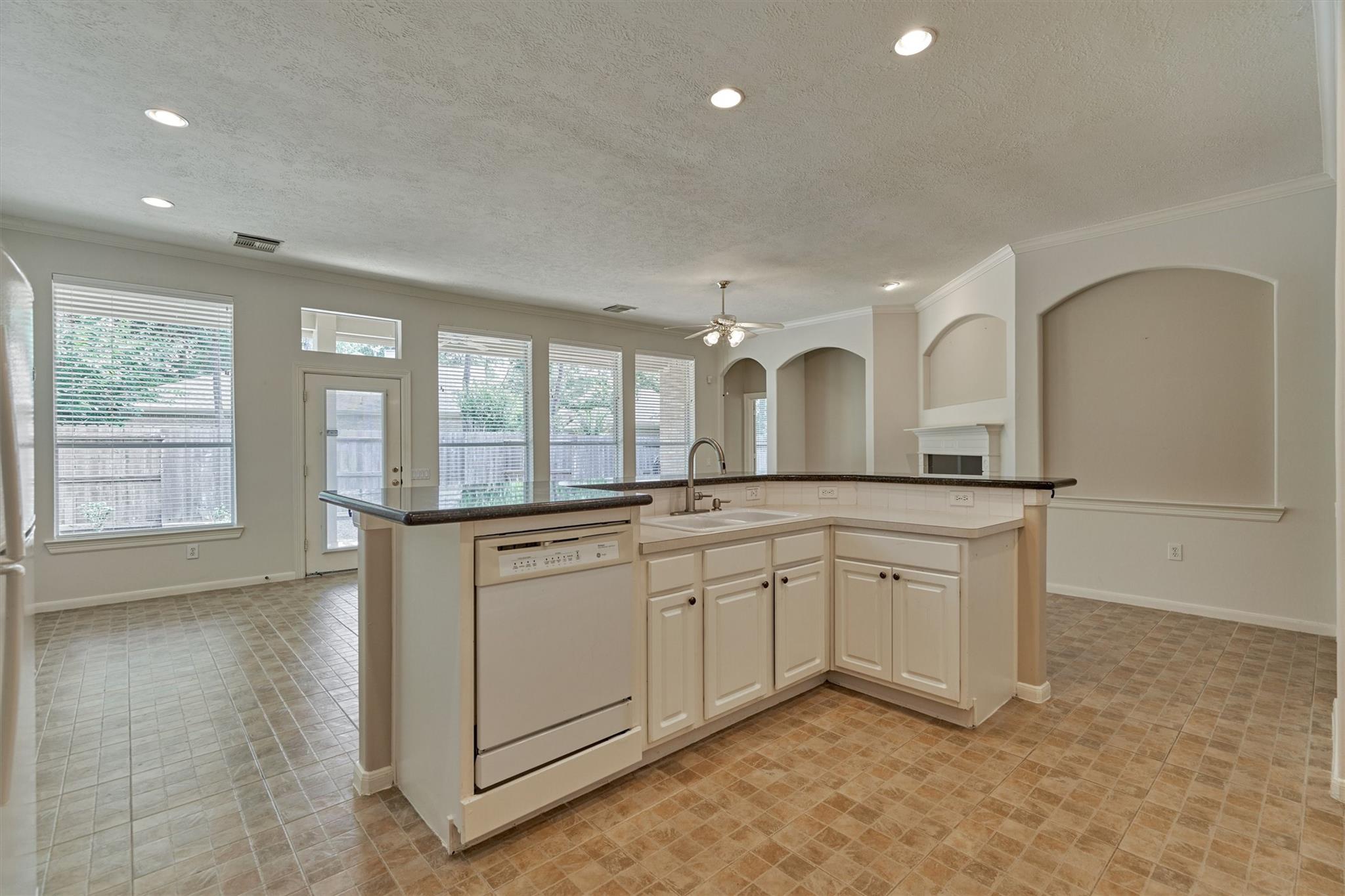 118 Robindale Circle