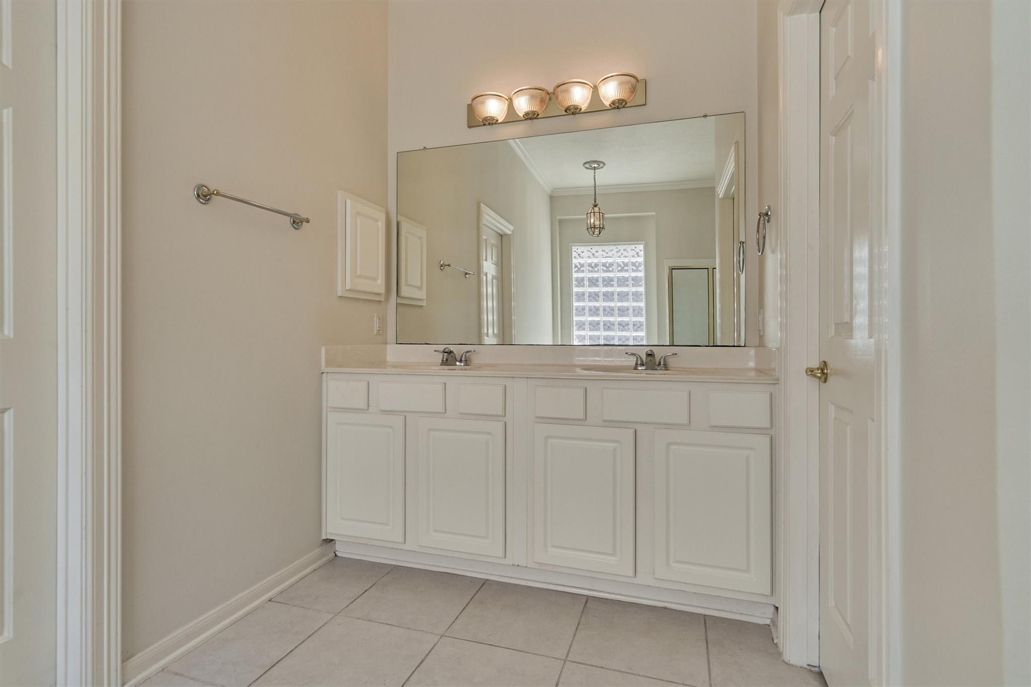 118 Robindale Circle