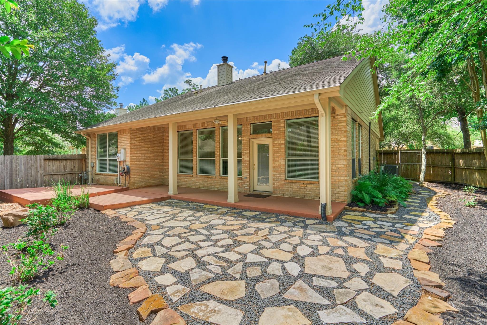 118 Robindale Circle