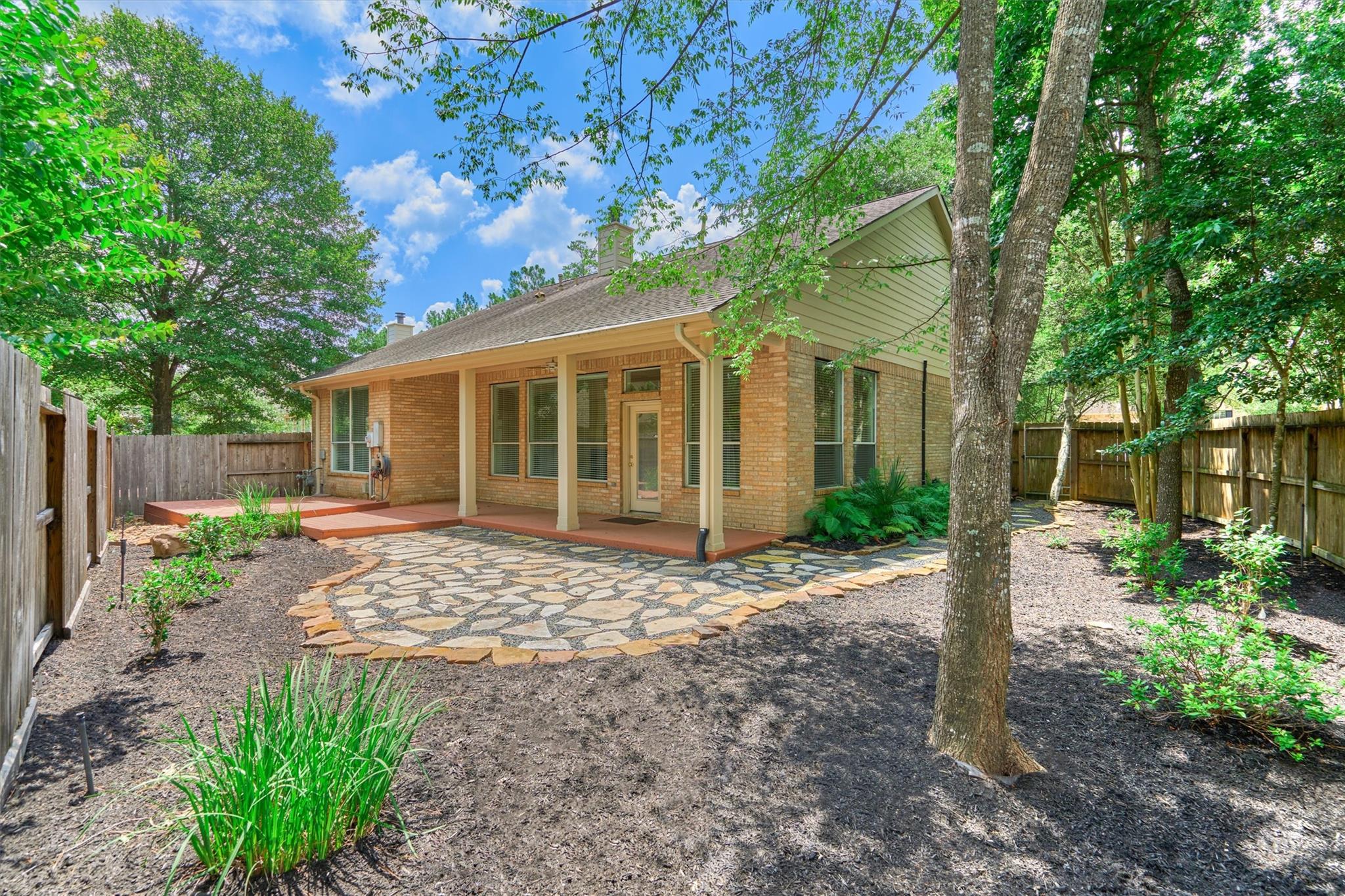 118 Robindale Circle