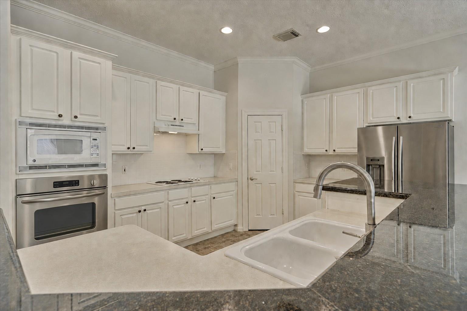 118 Robindale Circle
