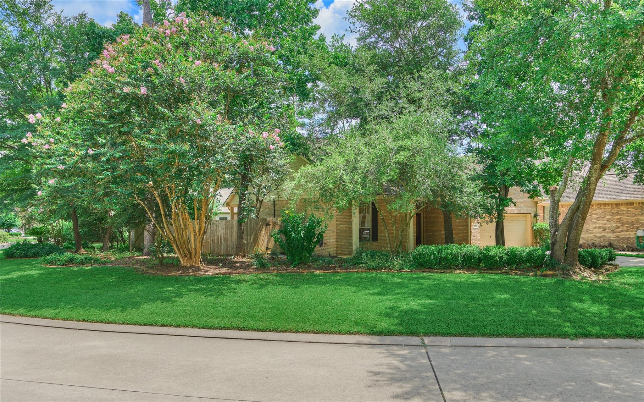 118 Robindale Circle