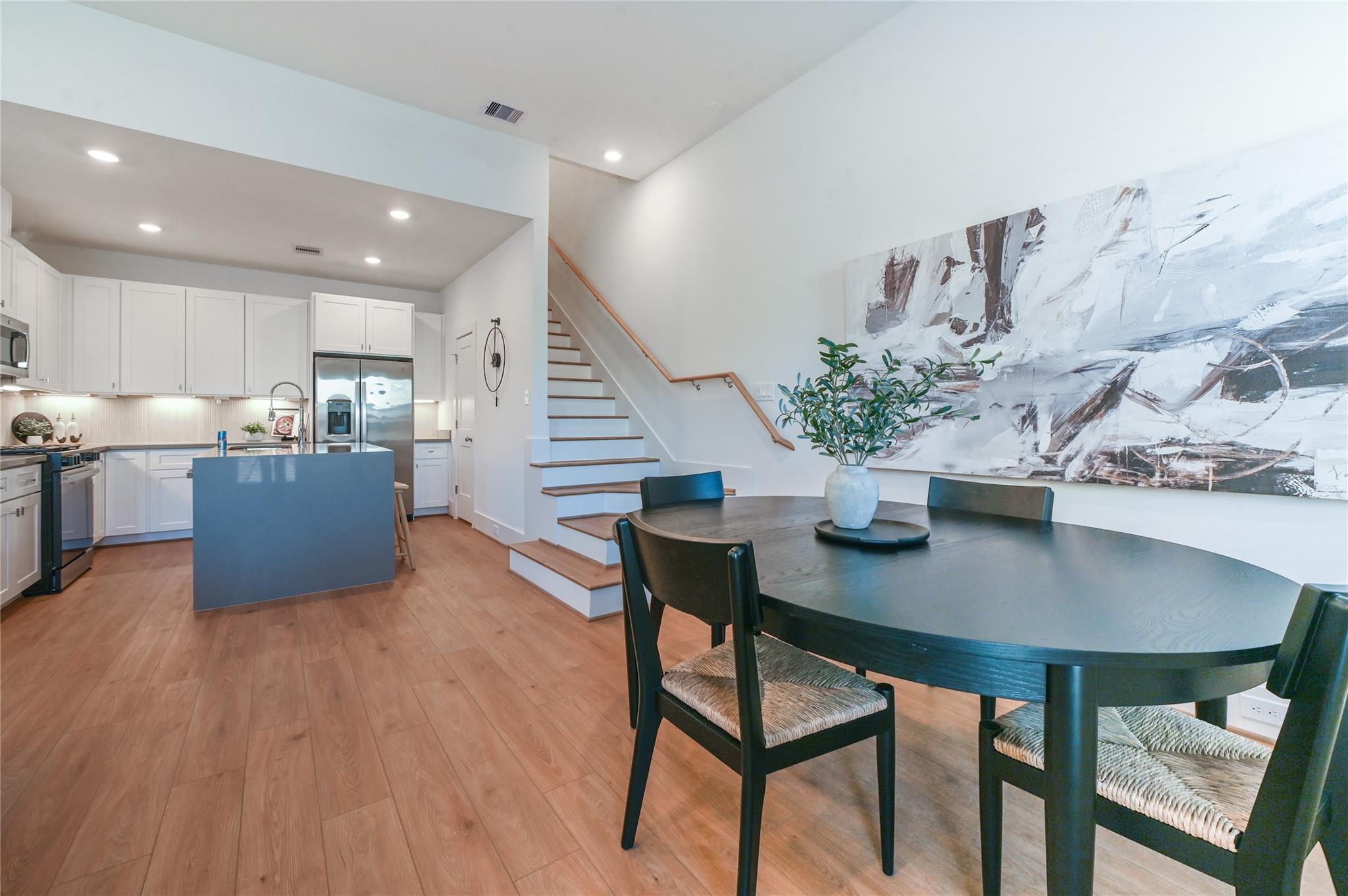 7607 Victory Reserve Street