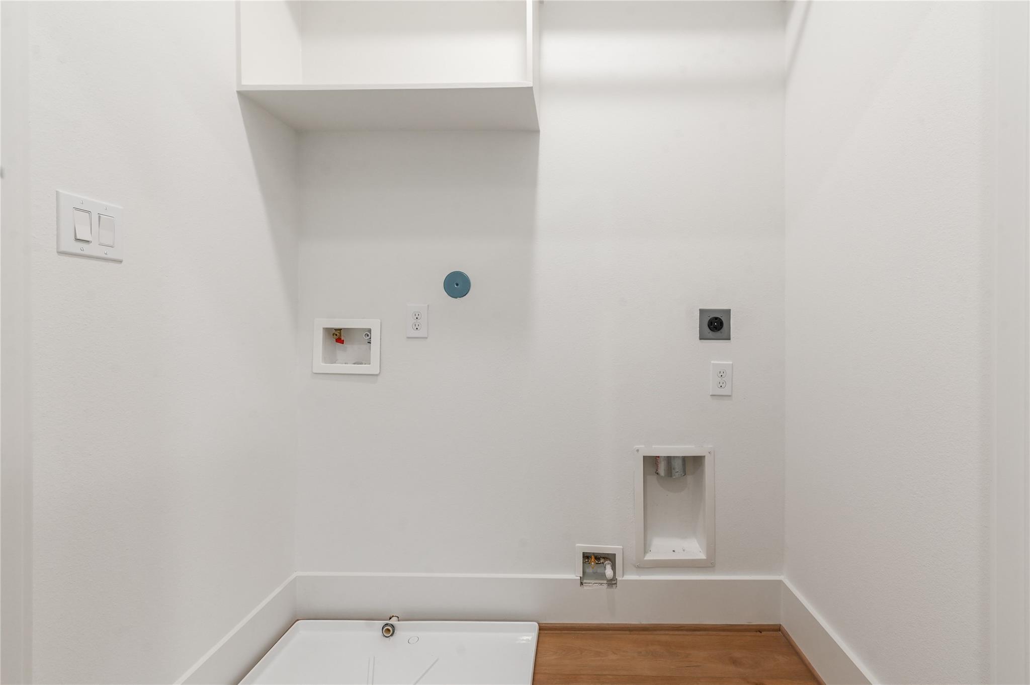 7607 Victory Reserve Street