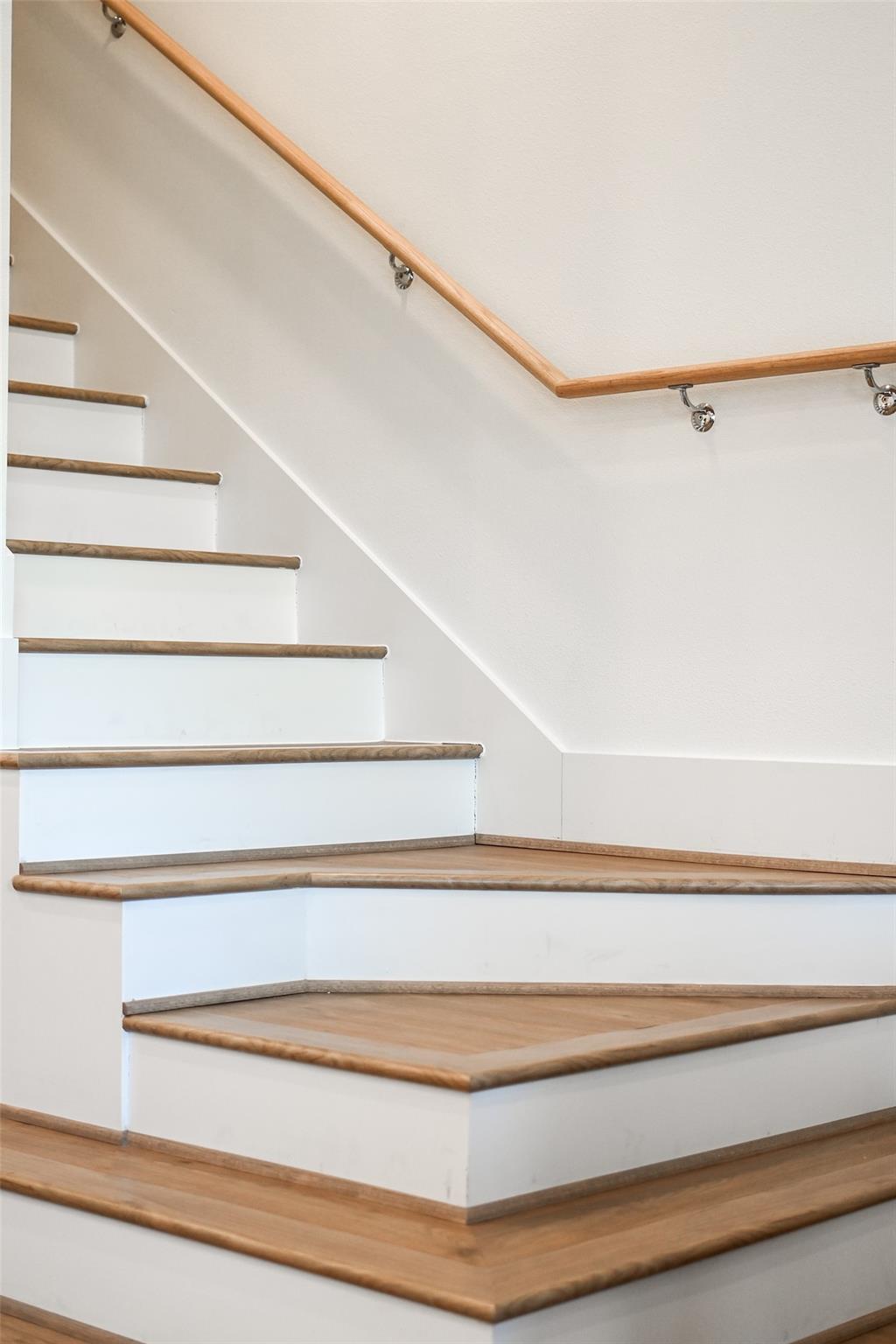 7607 Victory Reserve Street