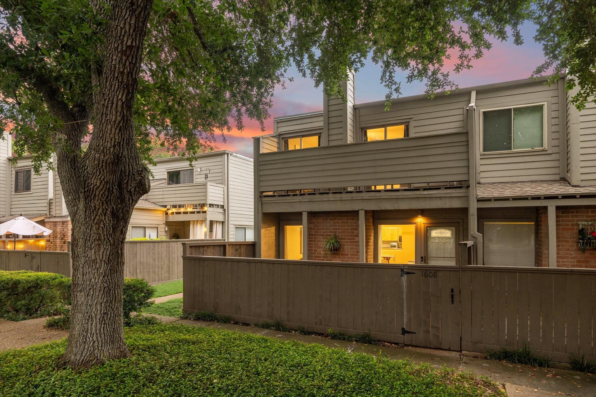 1608 Prairie Mark Lane