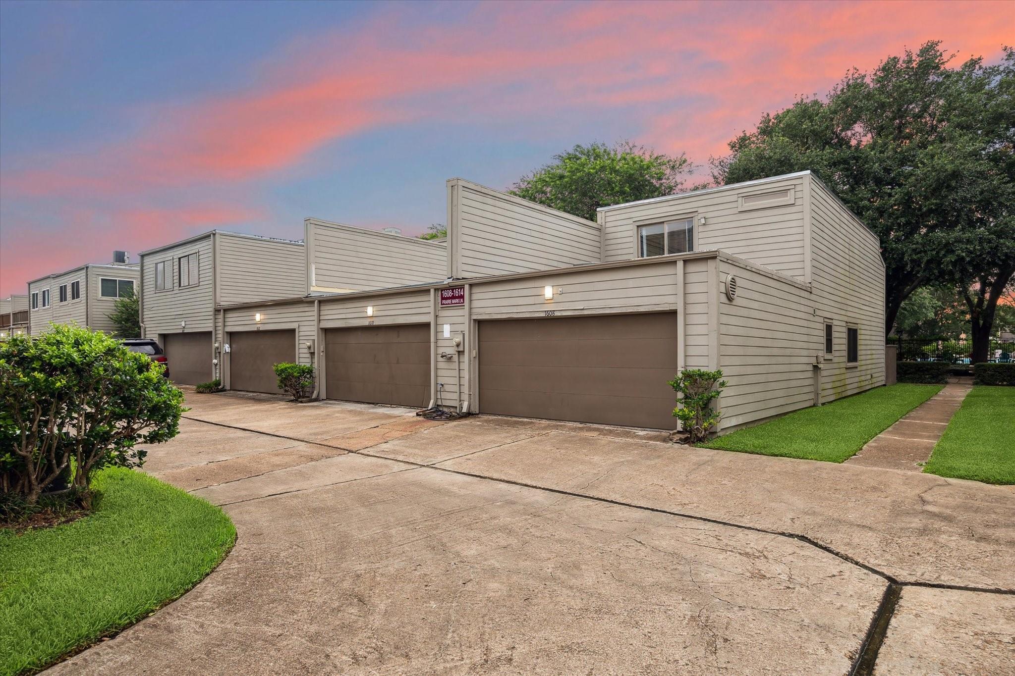 1608 Prairie Mark Lane