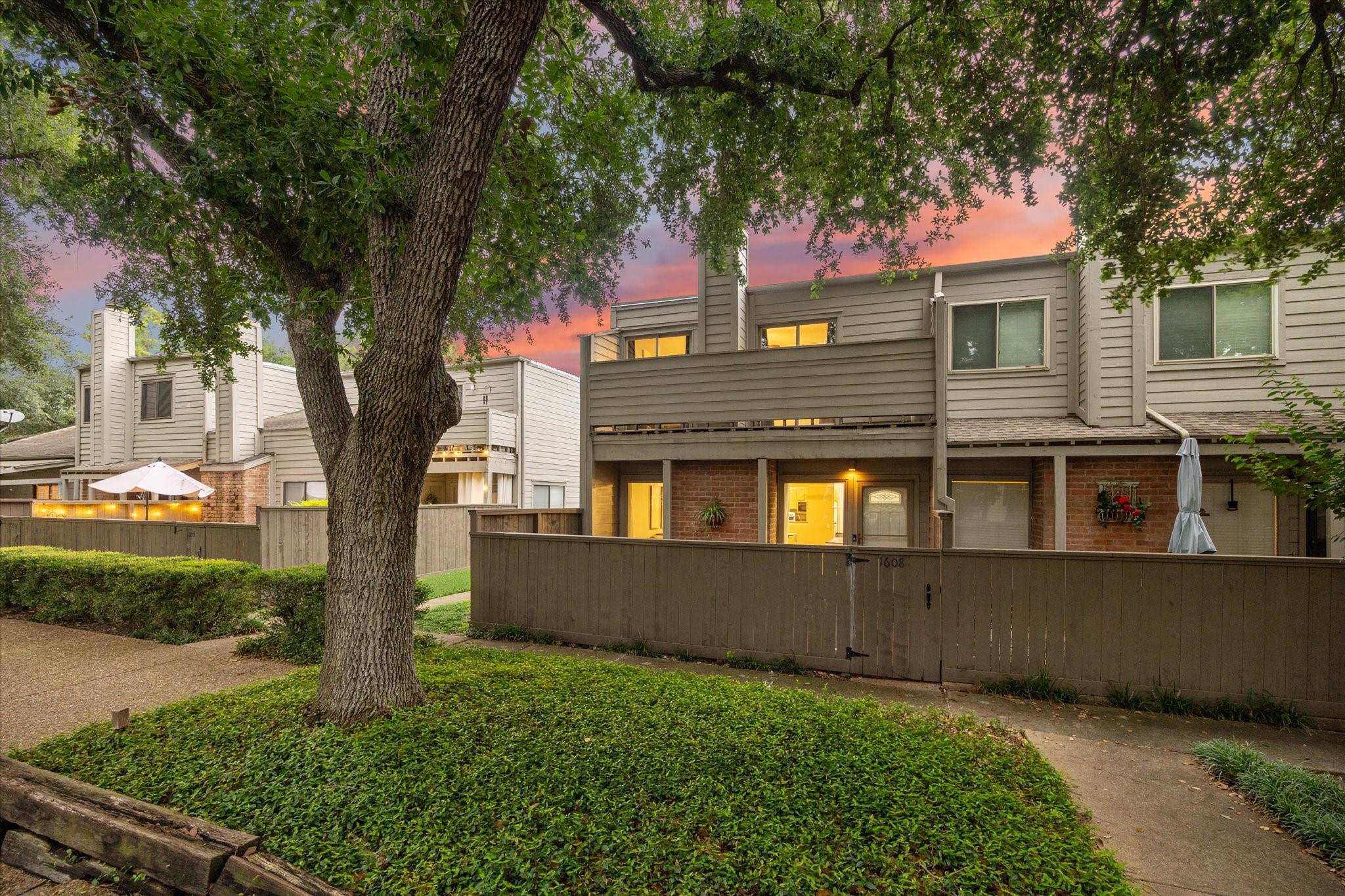 1608 Prairie Mark Lane
