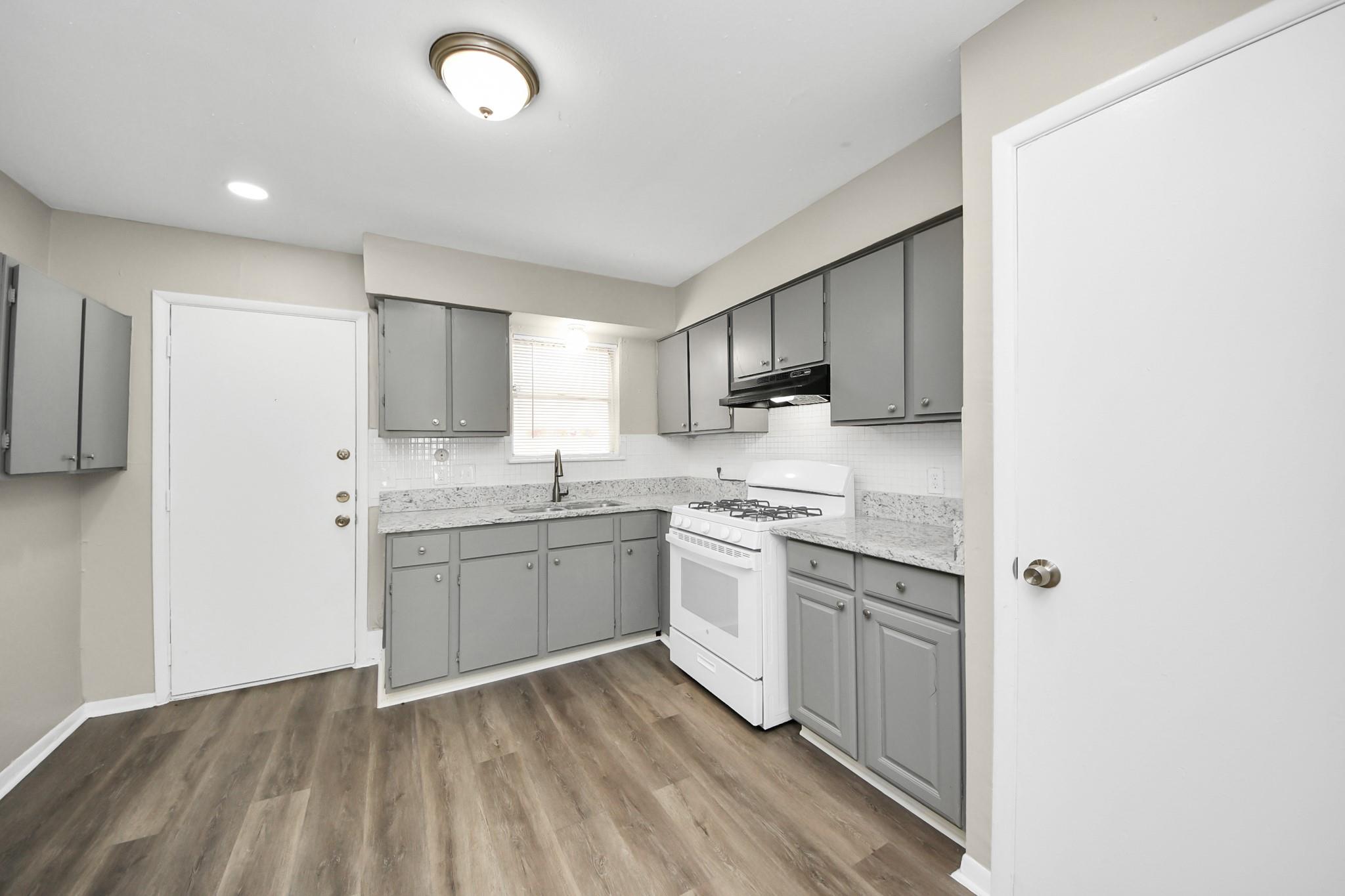 1736 Crestdale Drive # 5