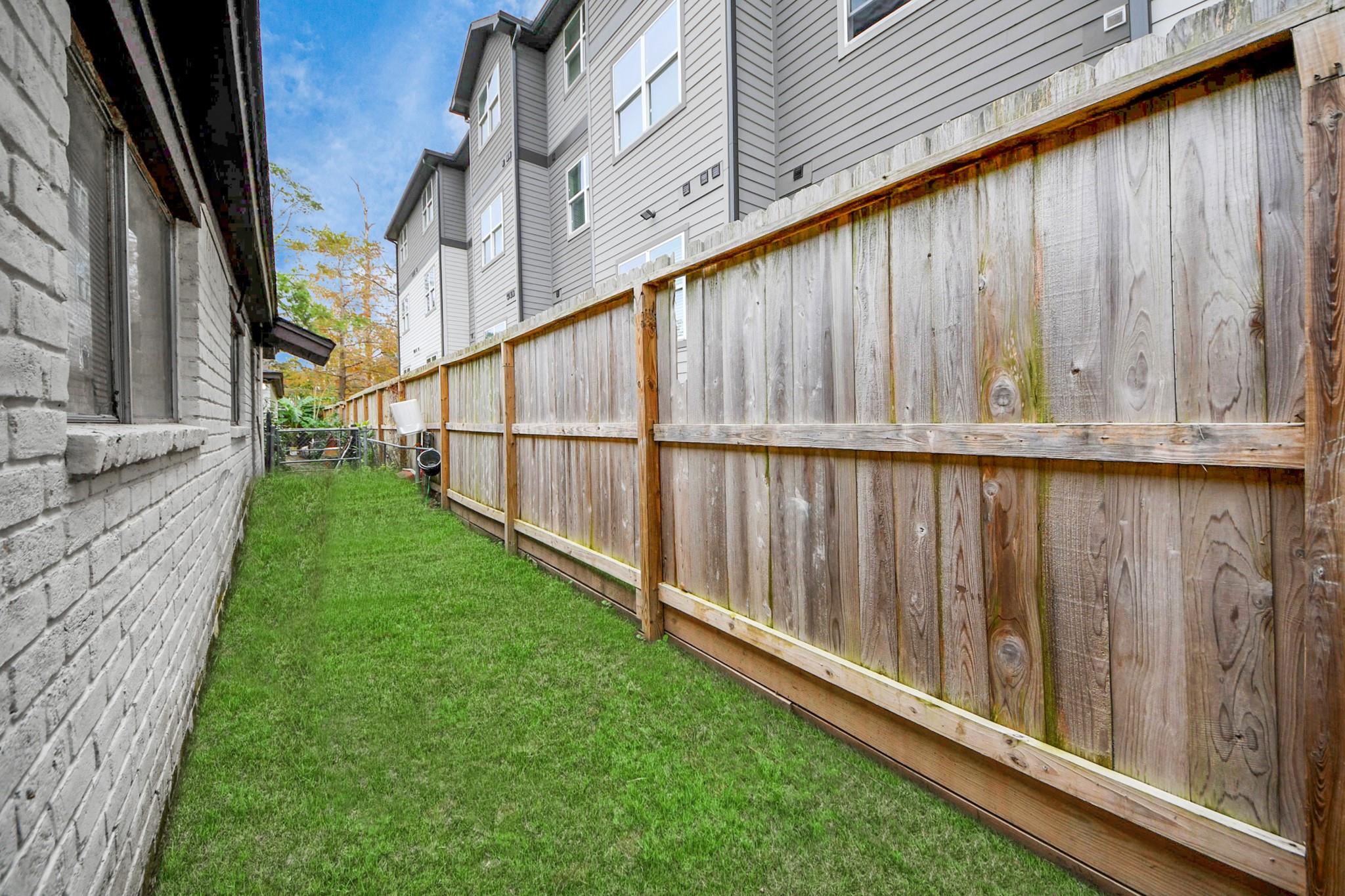 1736 Crestdale Drive # 5