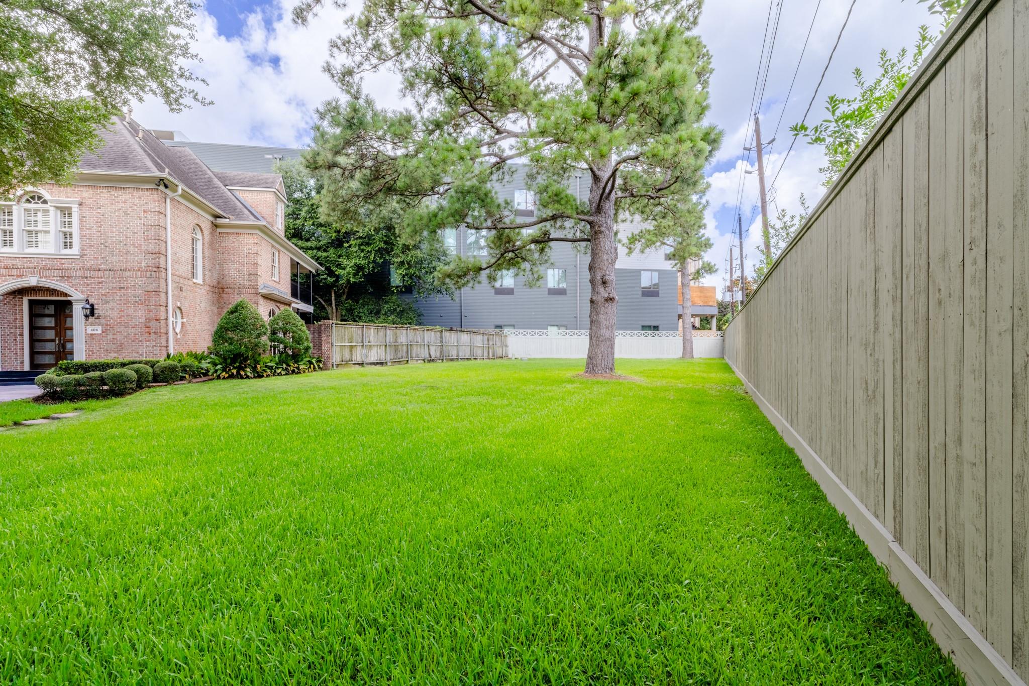 402 Prestwick Court