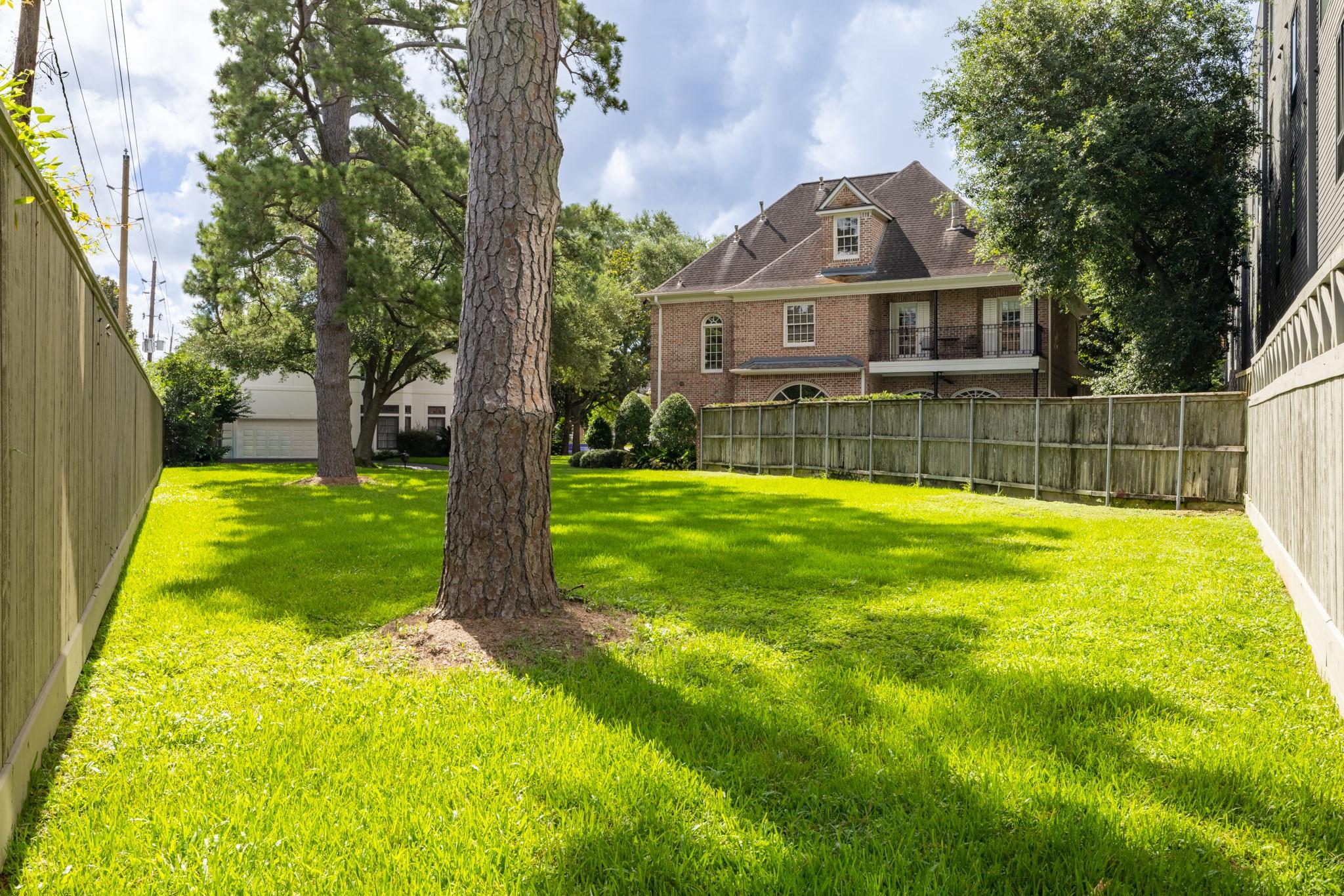 402 Prestwick Court