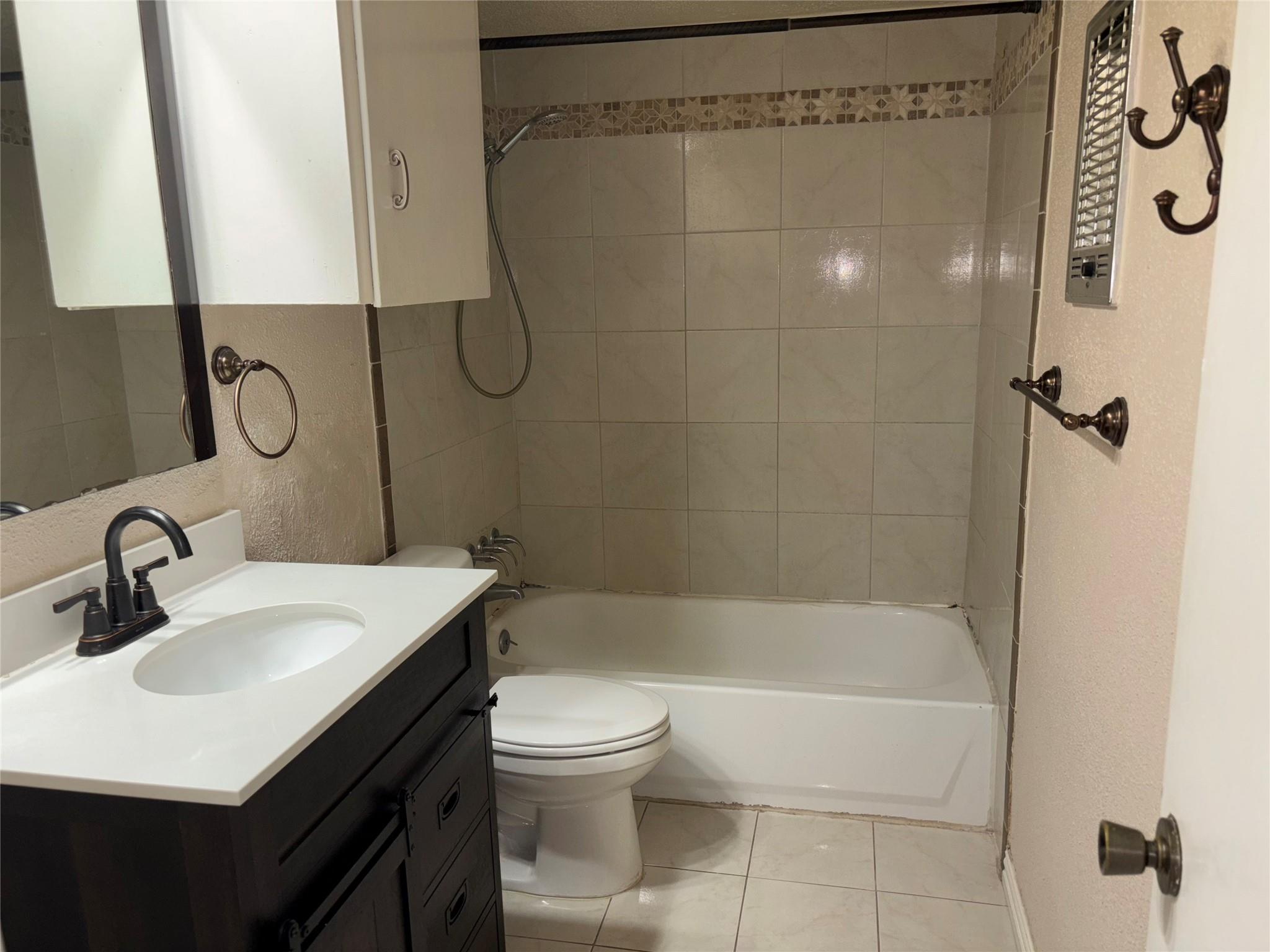 7714 Renwick Drive # G4, Houston Unit: G4