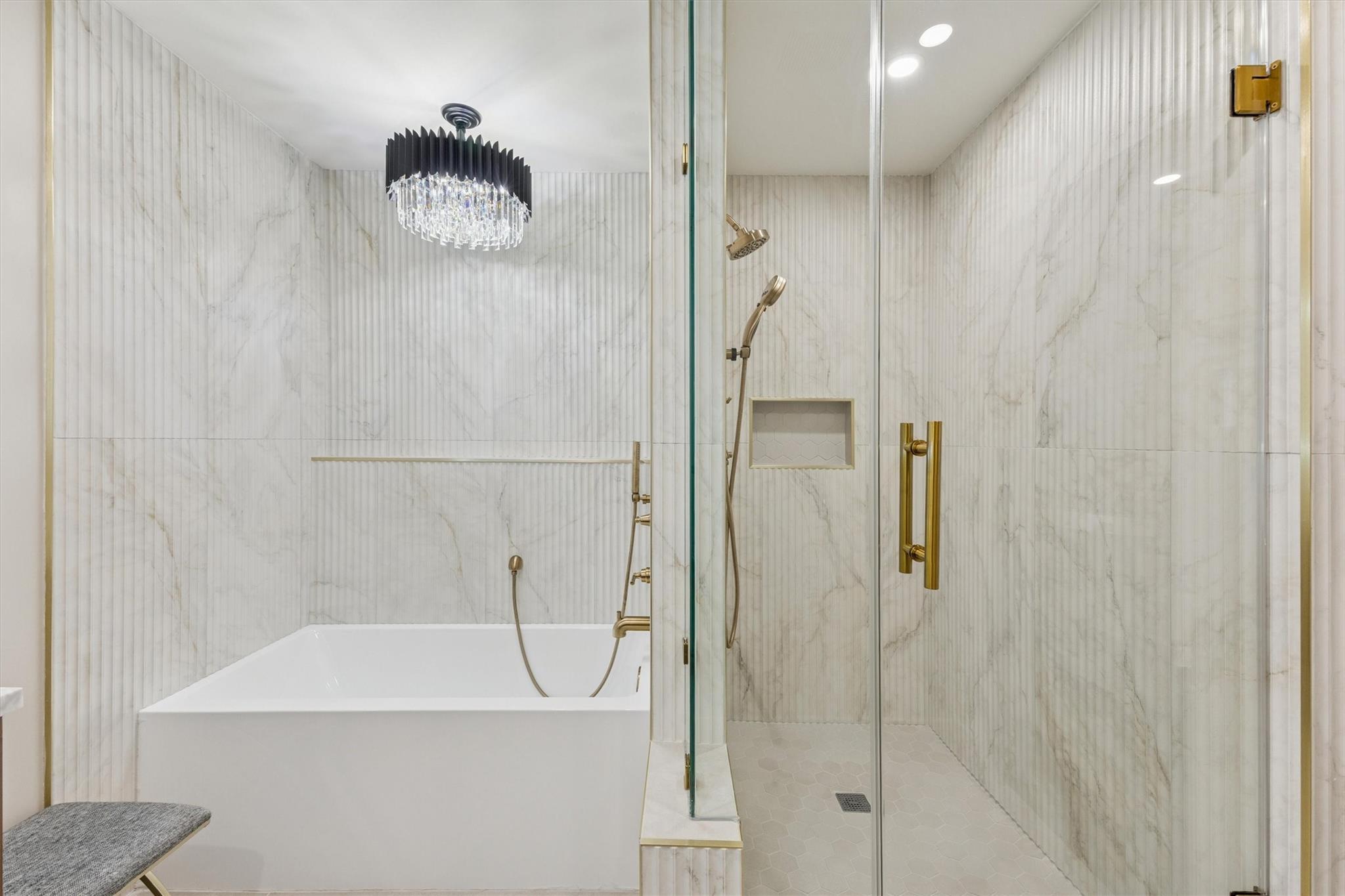 5555 Del Monte Drive # 1404