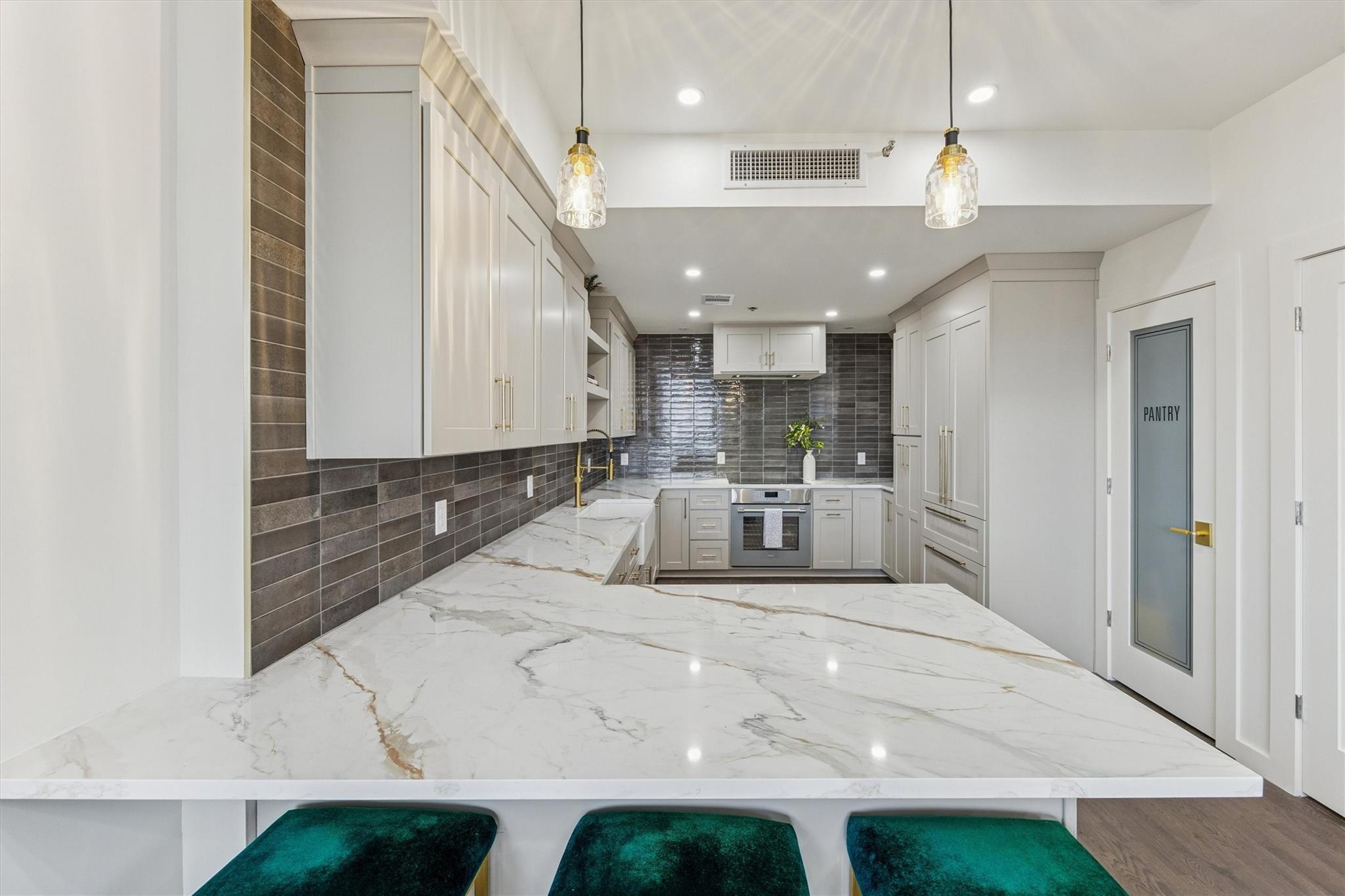 5555 Del Monte Drive # 1404