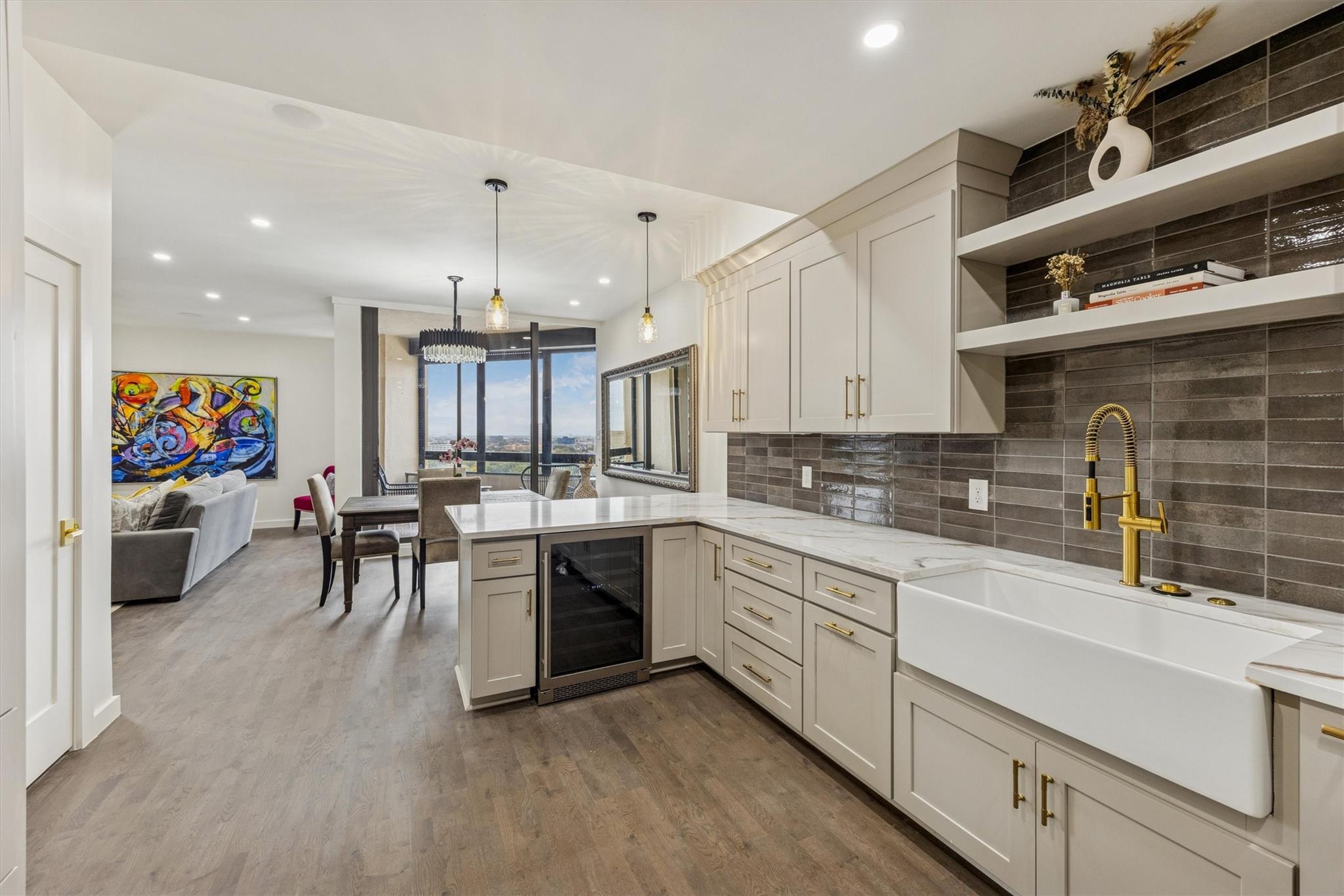 5555 Del Monte Drive # 1404