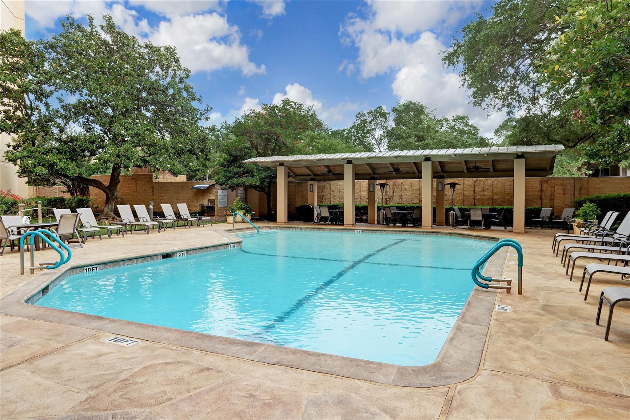 5555 Del Monte Drive # 1404