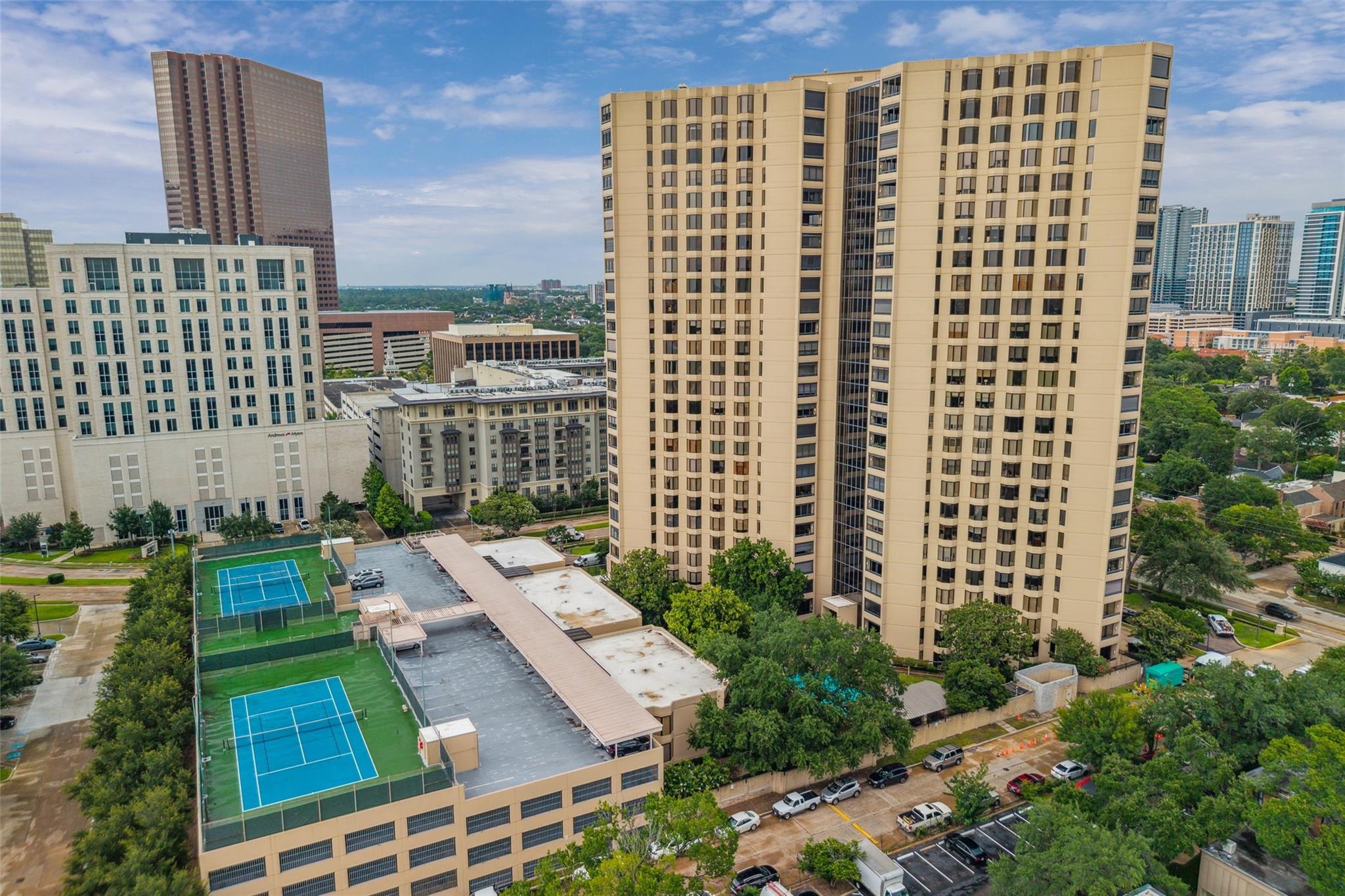 5555 Del Monte Drive # 1404