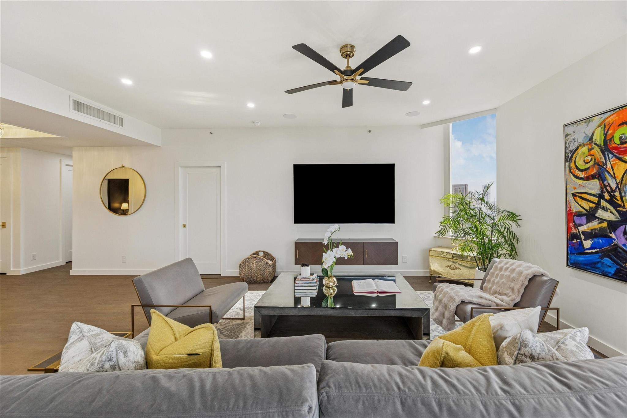 5555 Del Monte Drive # 1404