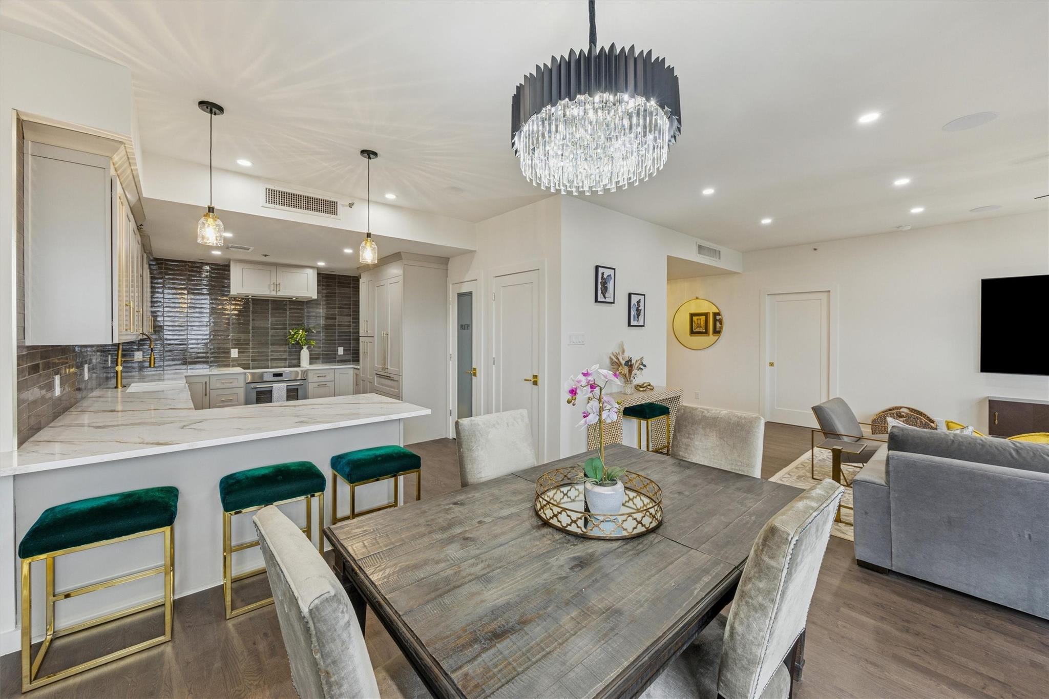 5555 Del Monte Drive # 1404